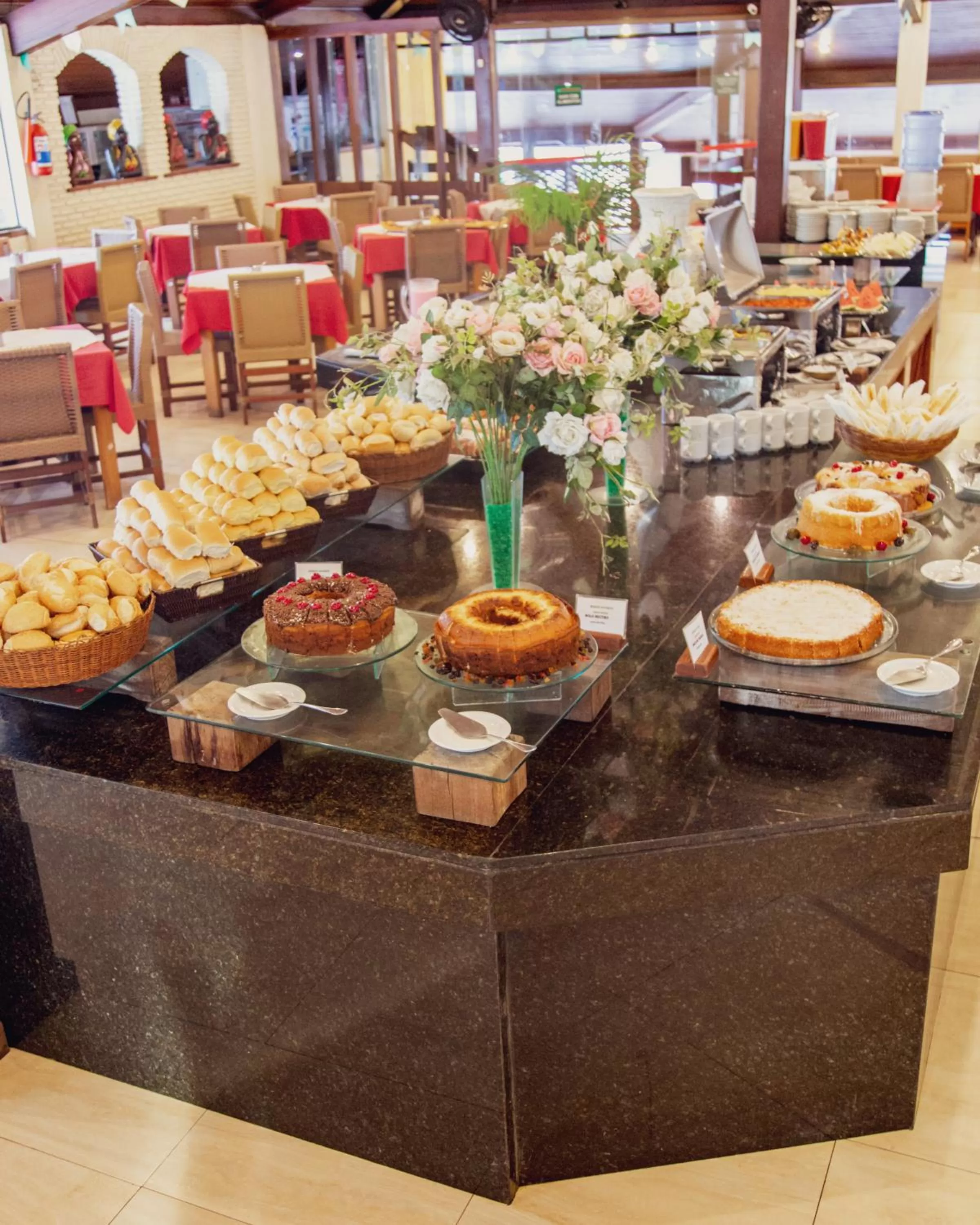 Breakfast in Bosque do Porto Praia Hotel