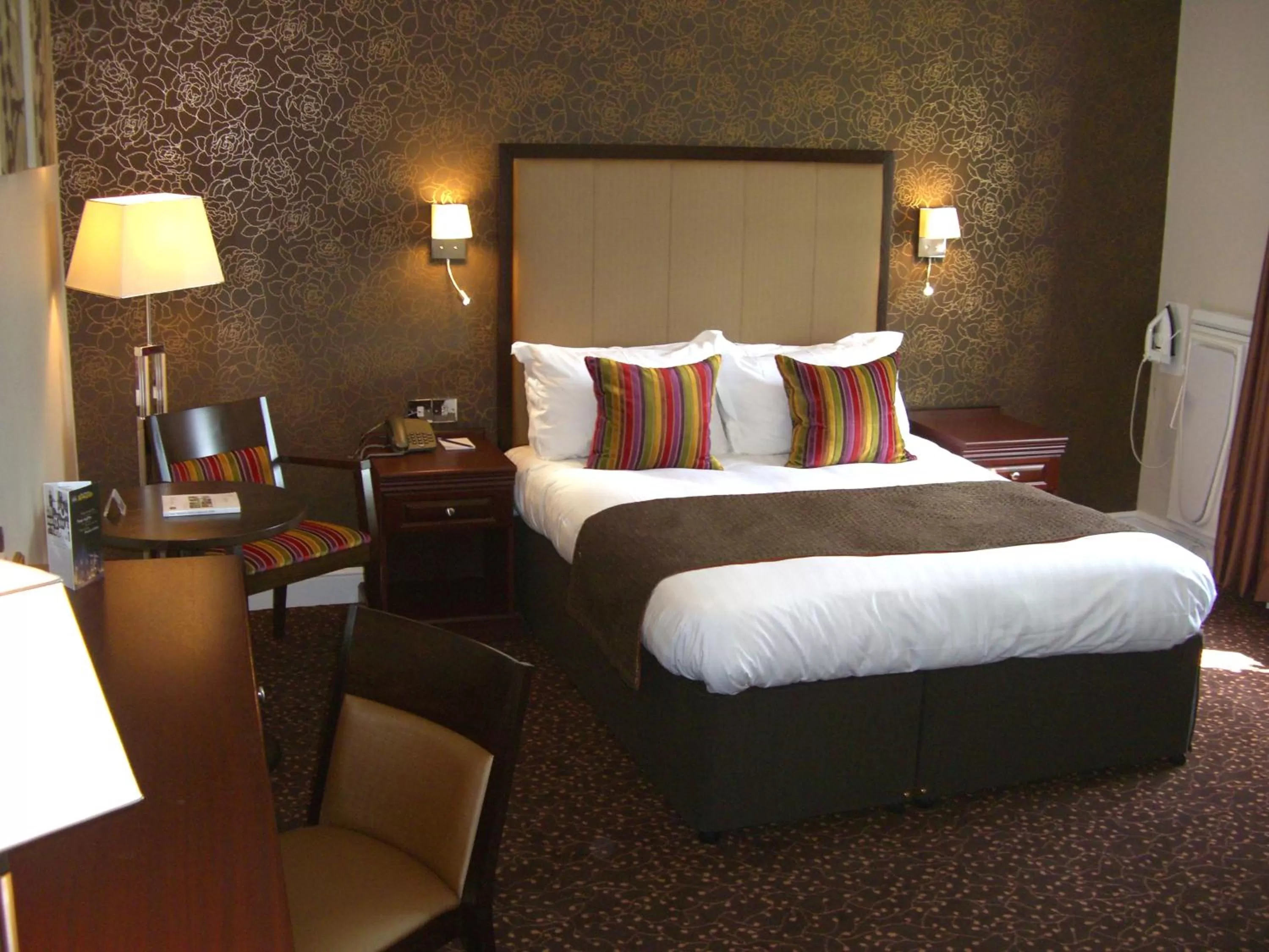 Bedroom, Bed in Ivy Hill Hotel, Sure Hotel Collection by Best Western