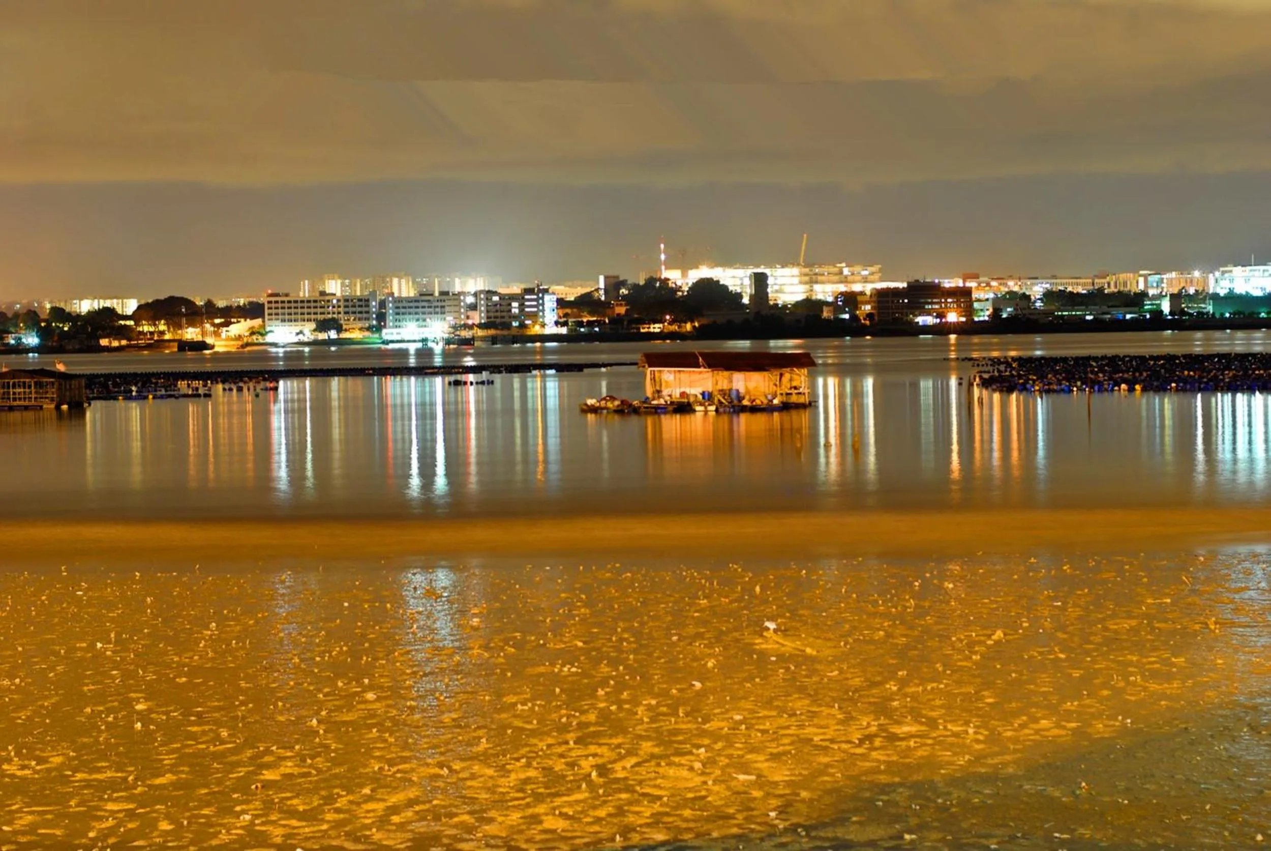 Restaurant/places to eat in Hotel Legend Boutique