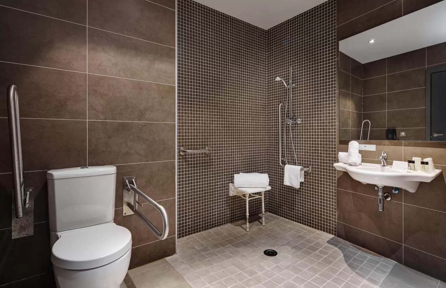 Bathroom in Sercotel Plaza Feria