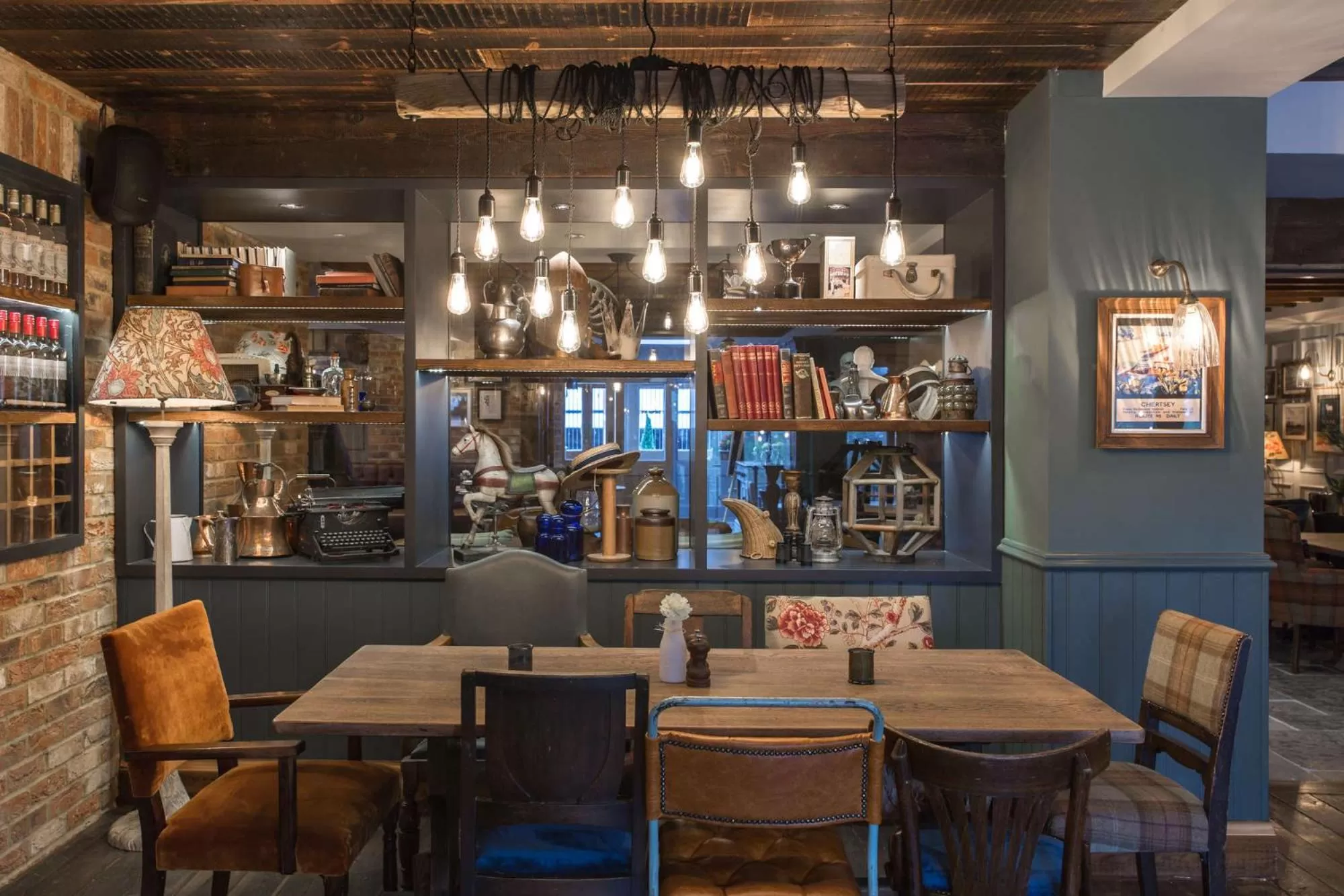 Restaurant/places to eat in The Bridge Hotel