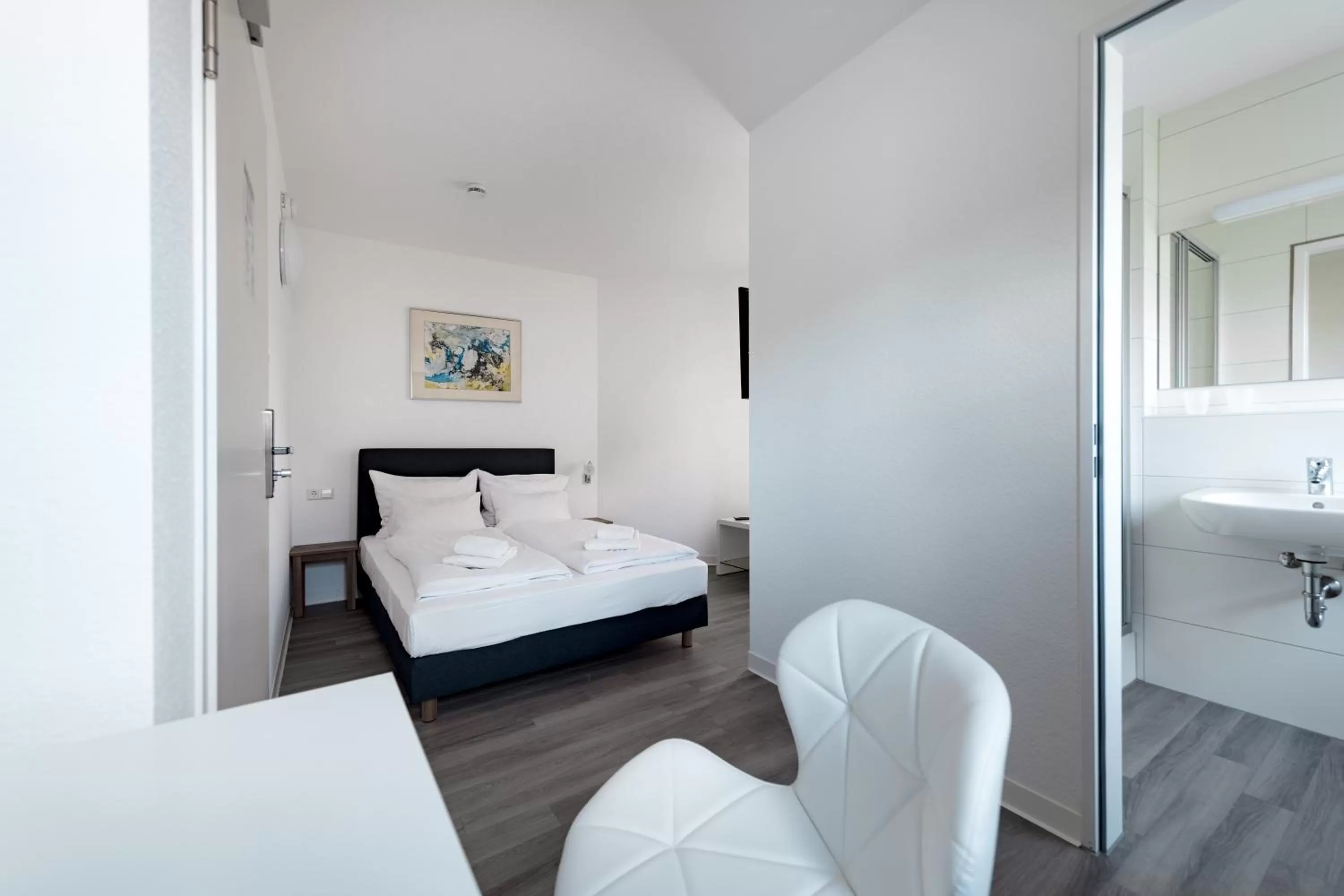 Bedroom, Bed in Hotel Garni am Olgaeck