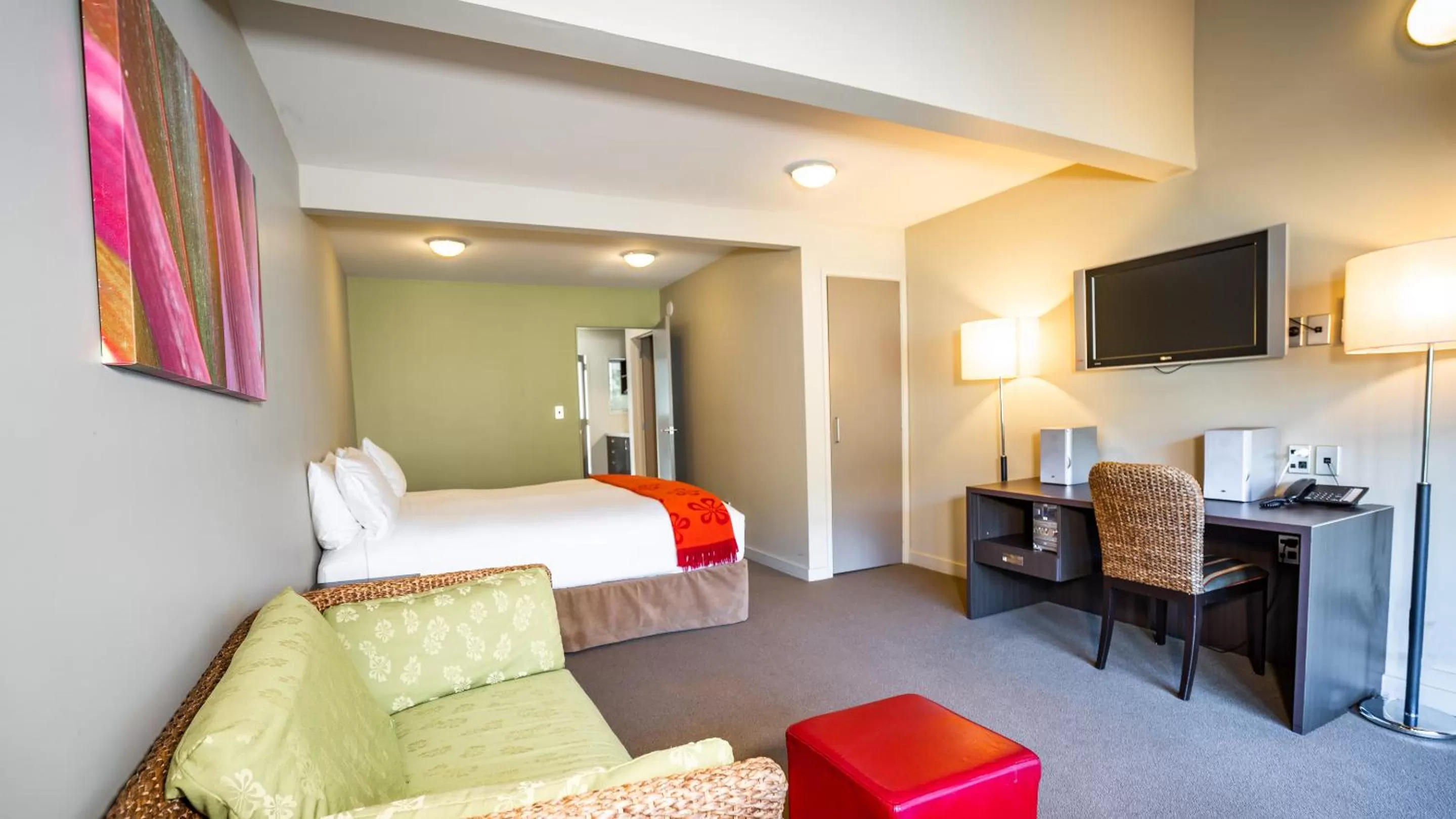 TV and multimedia, Bed in Scenic Hotel Bay of Islands