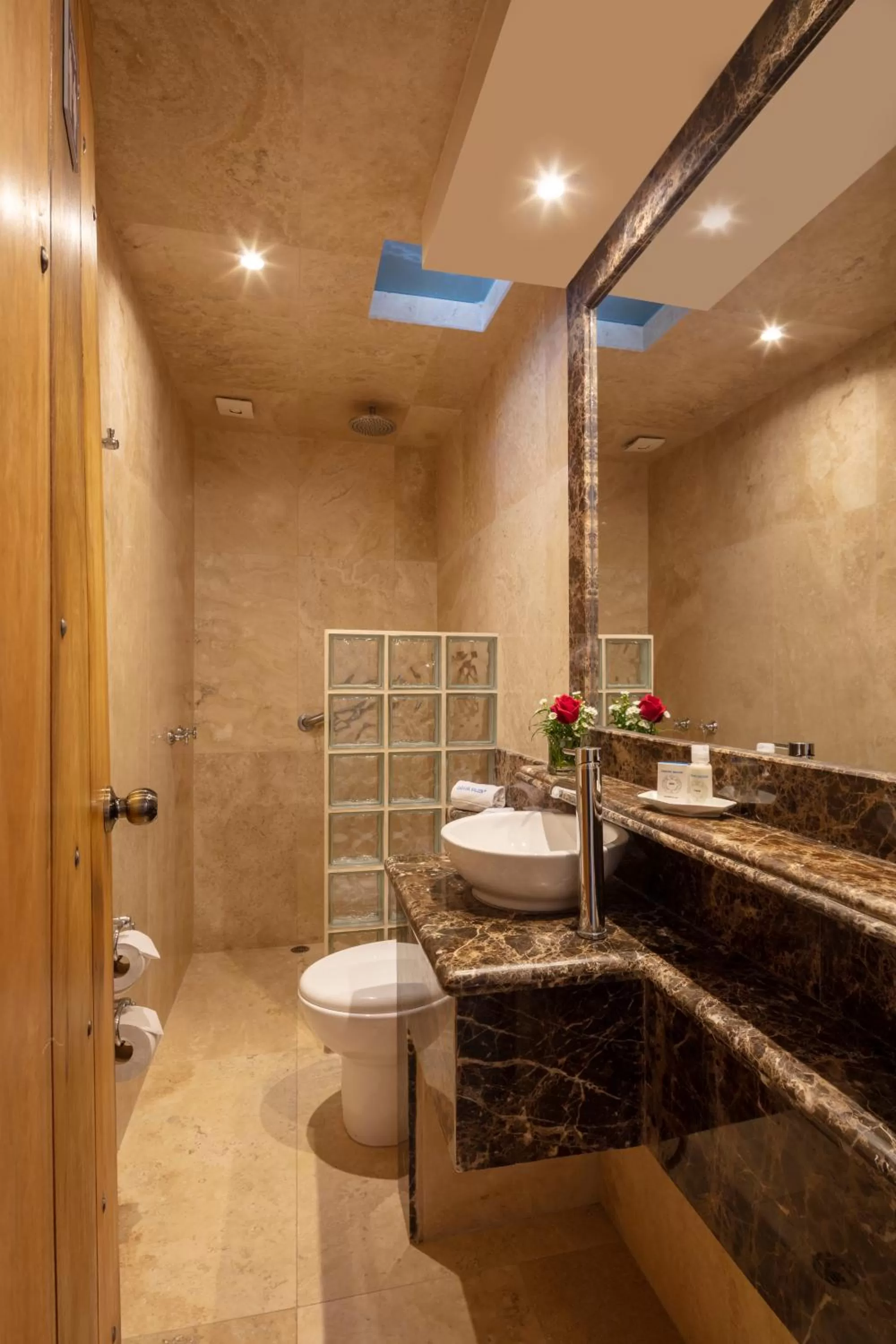 Shower in Casa del Balcon