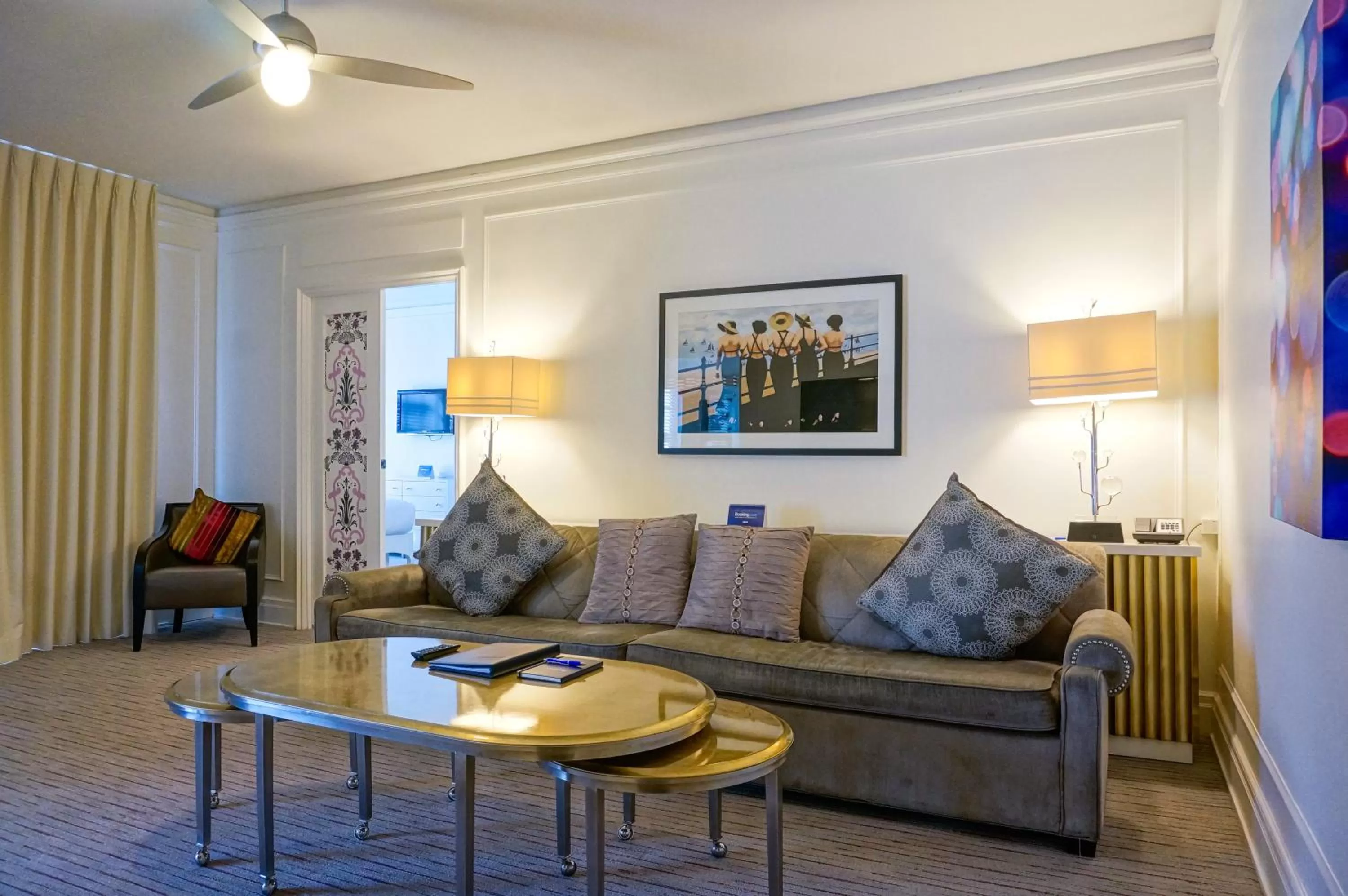 One-Bedroom Suite with Balcony in Inn at the Park