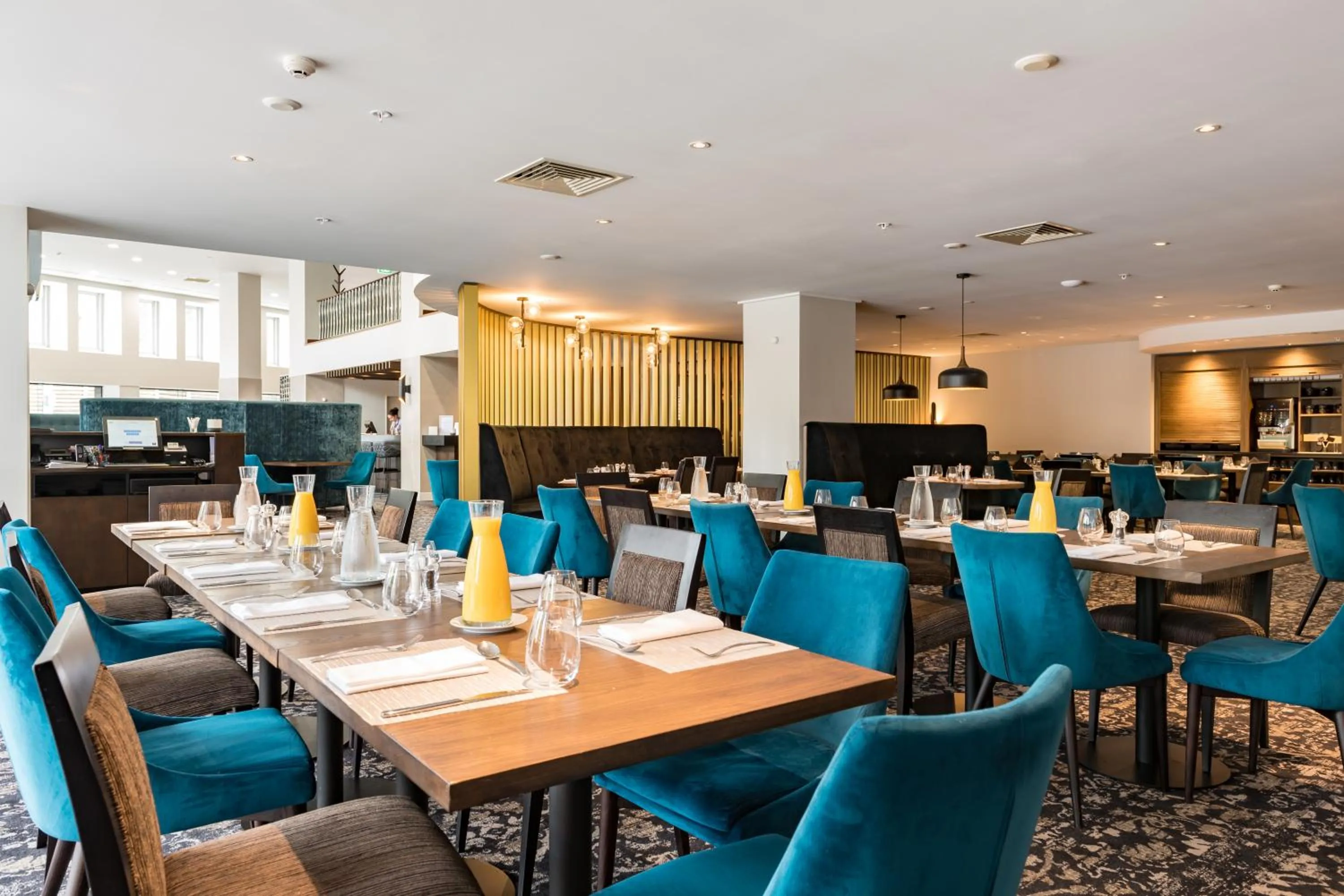 Restaurant/places to eat in Distinction Christchurch Hotel