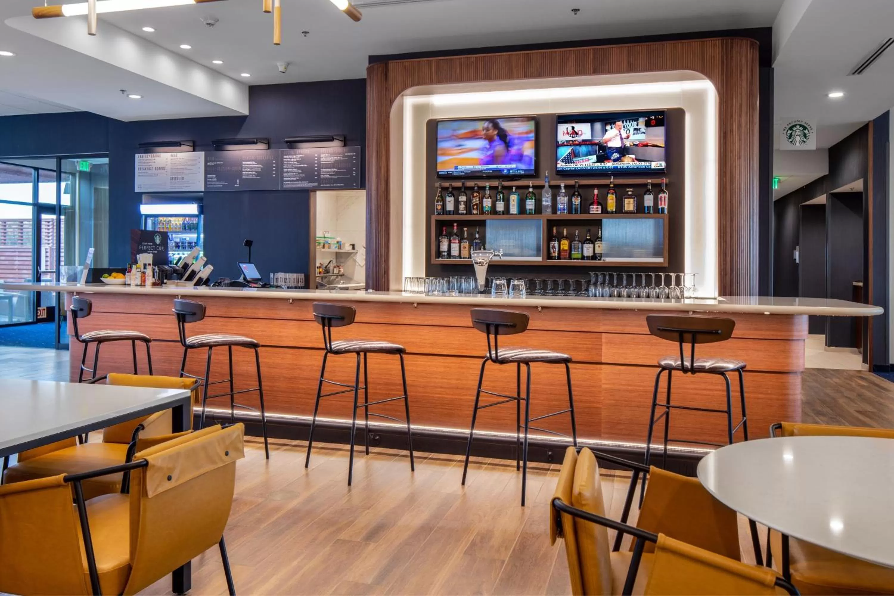 Lounge or bar in Courtyard by Marriott Conway