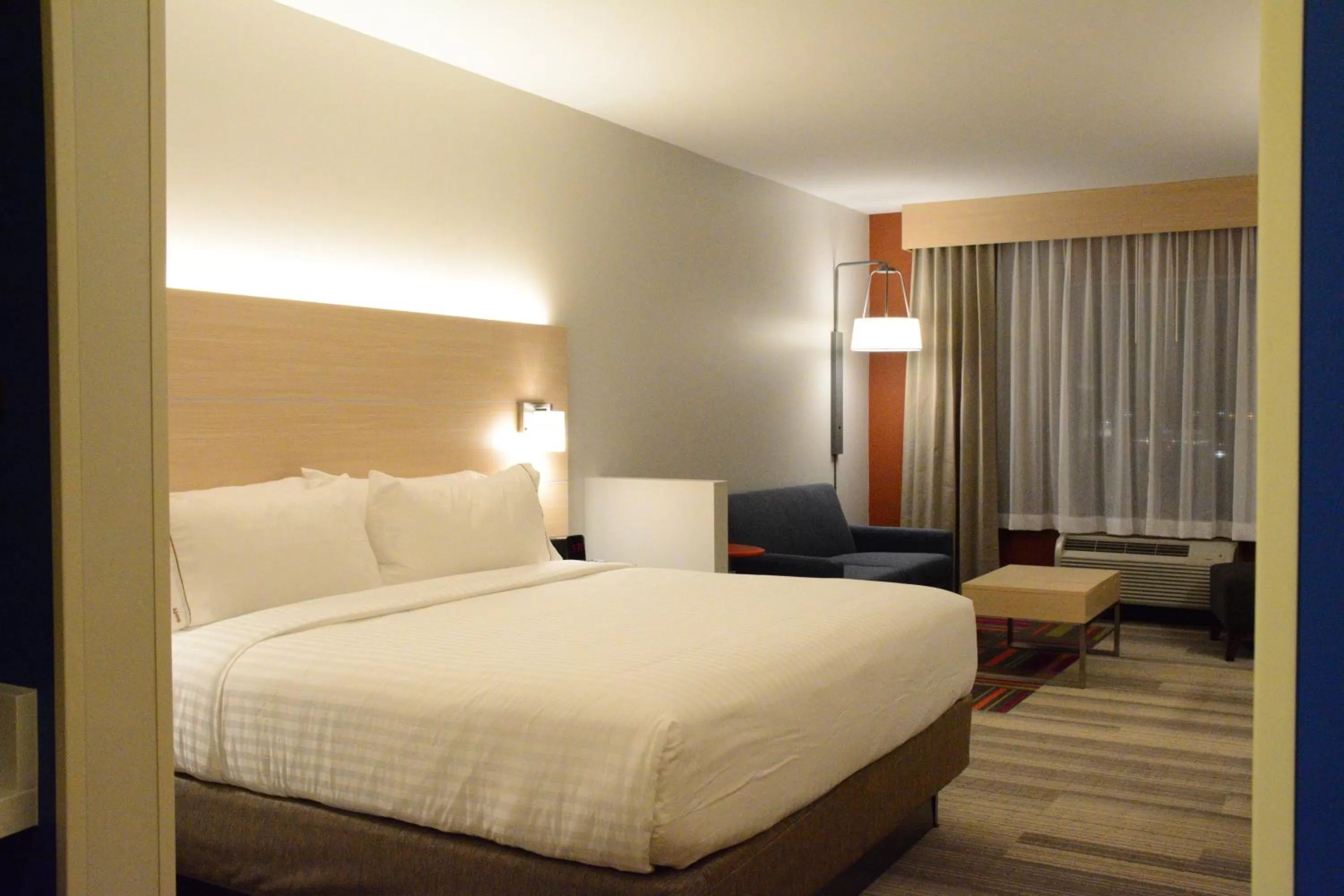 Photo of the whole room, Bed in Holiday Inn Express & Suites Lexington Park California by IHG