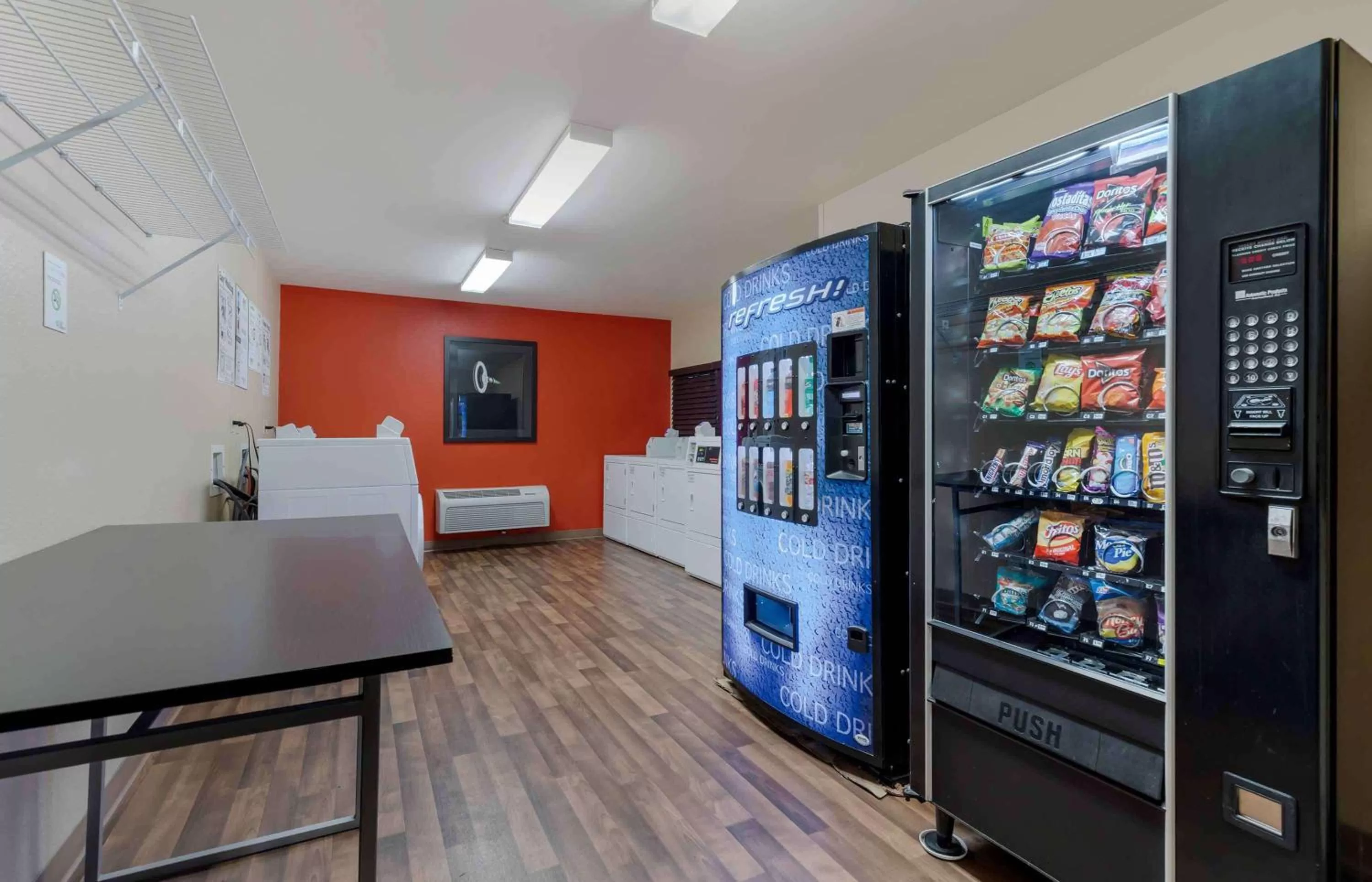 Property building in Extended Stay America Suites - Laredo - Del Mar