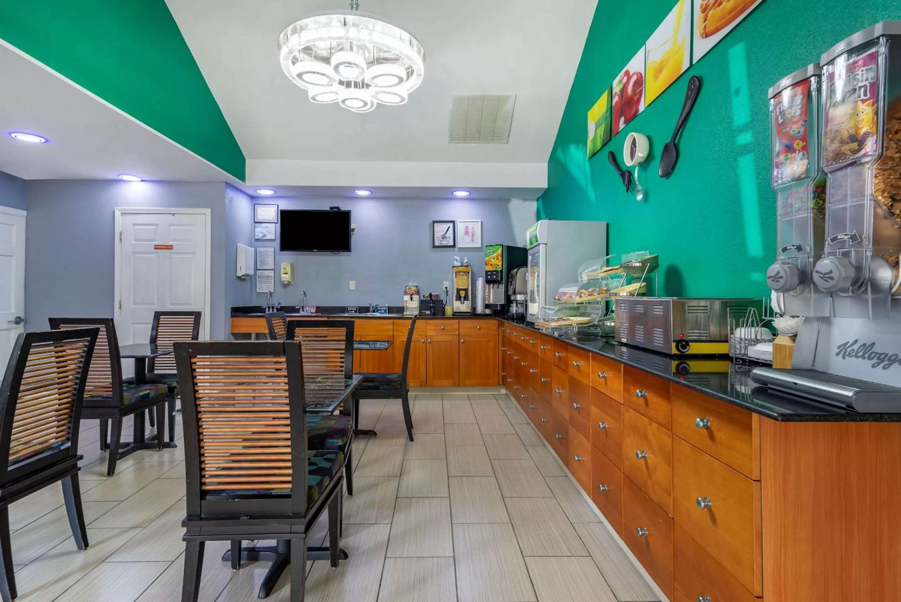 Breakfast in Quality Inn Covington