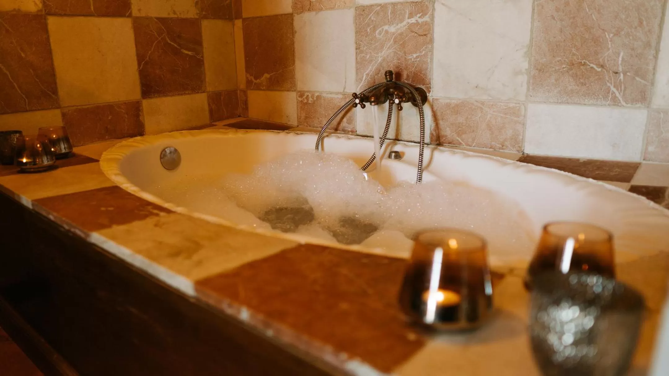 Hot Tub in Hospedería Ballesteros