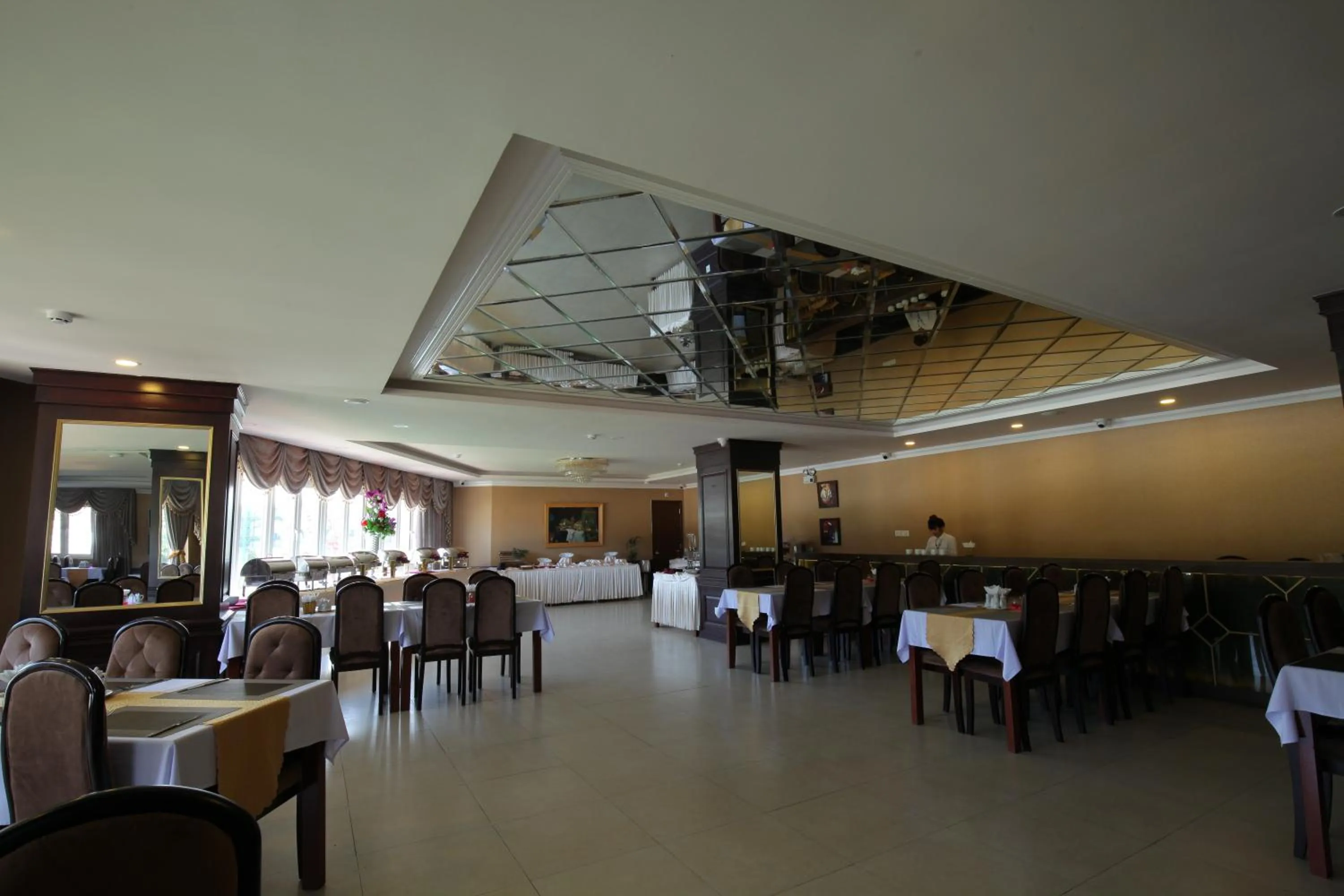 Restaurant/places to eat in Kings Hotel Dalat