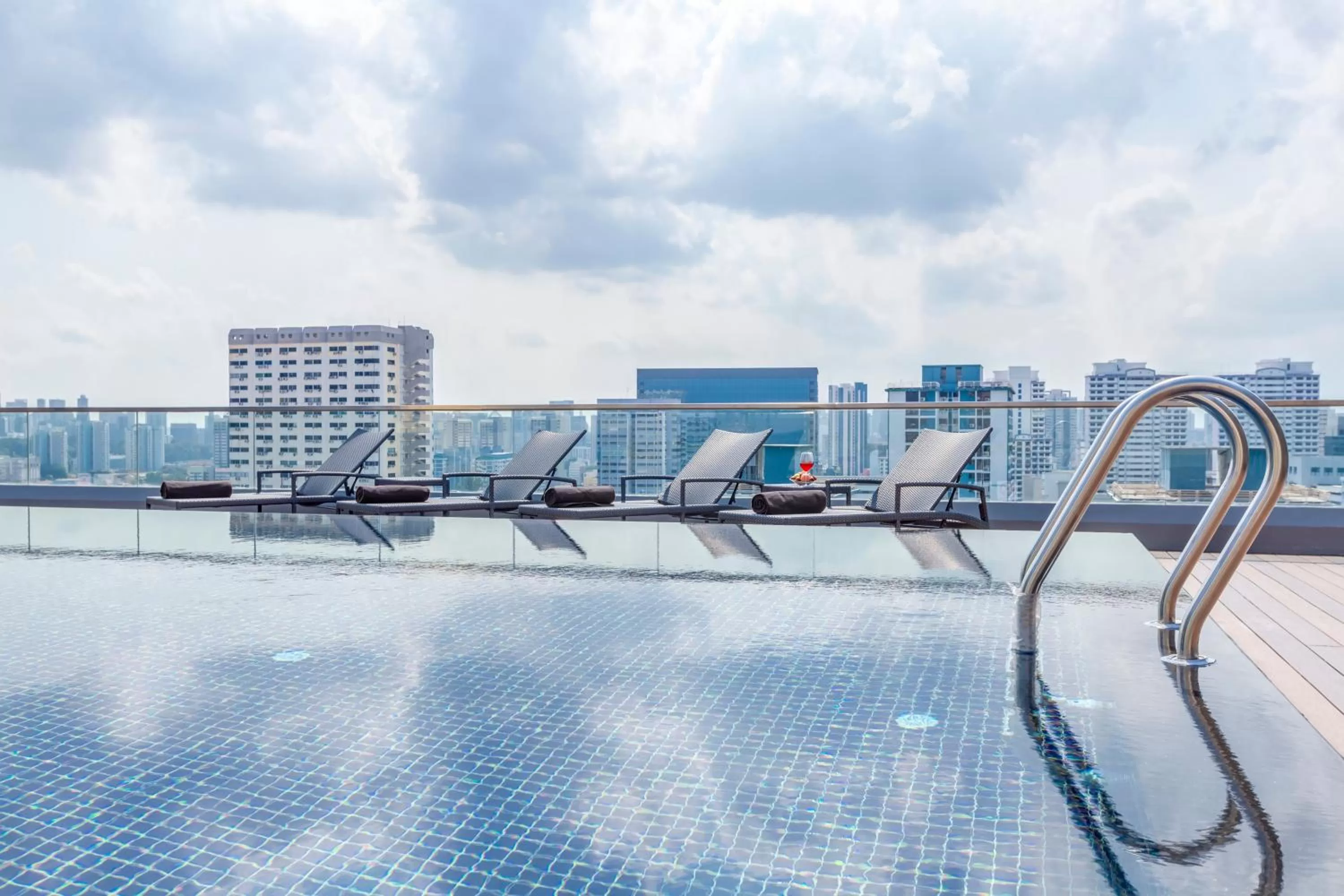 Swimming pool in Hotel Traveltine Downtown Singapore, Trademark Collection