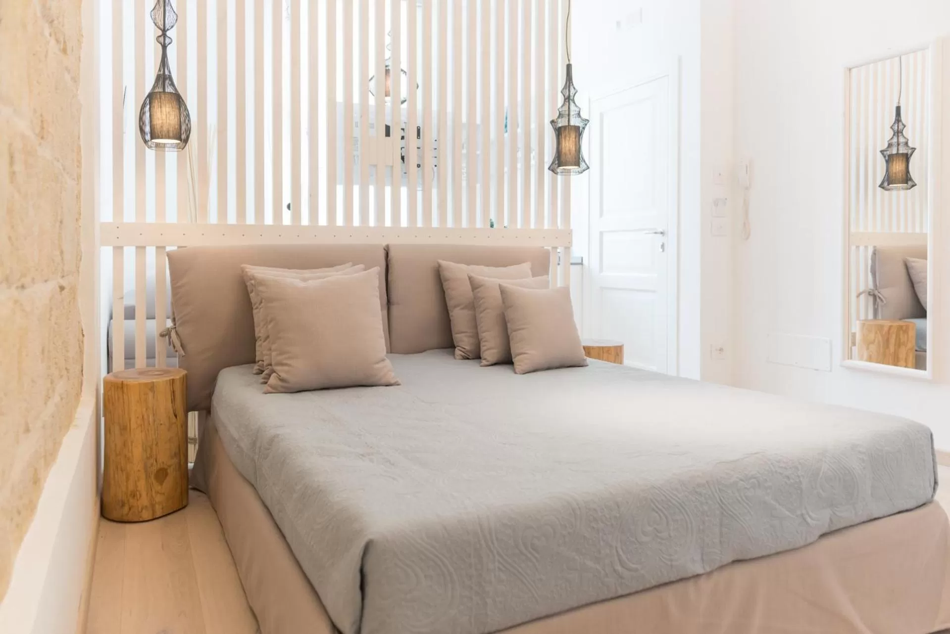 Bedroom in Mare Versus Luxury Suites