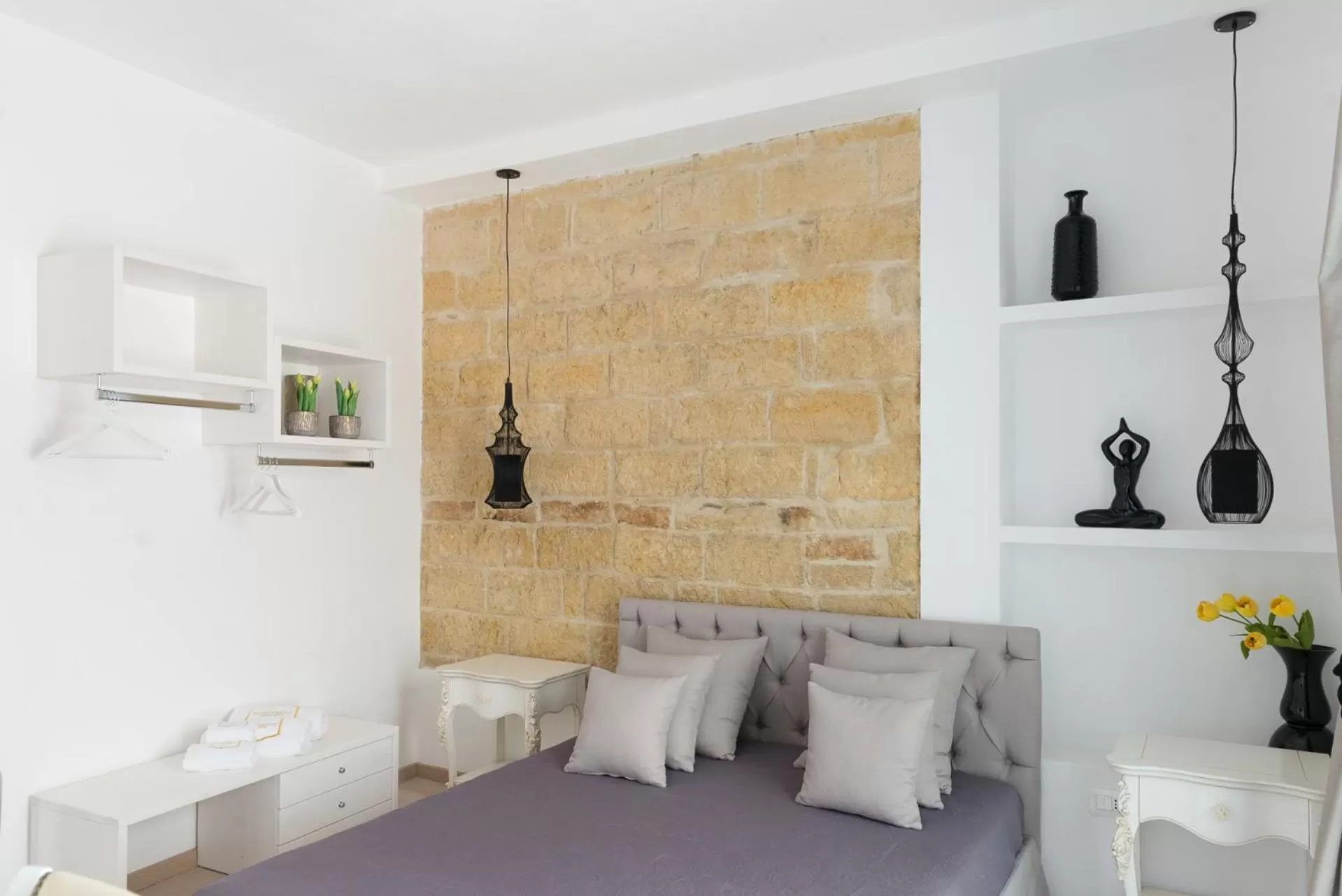 Bed in Mare Versus Luxury Suites