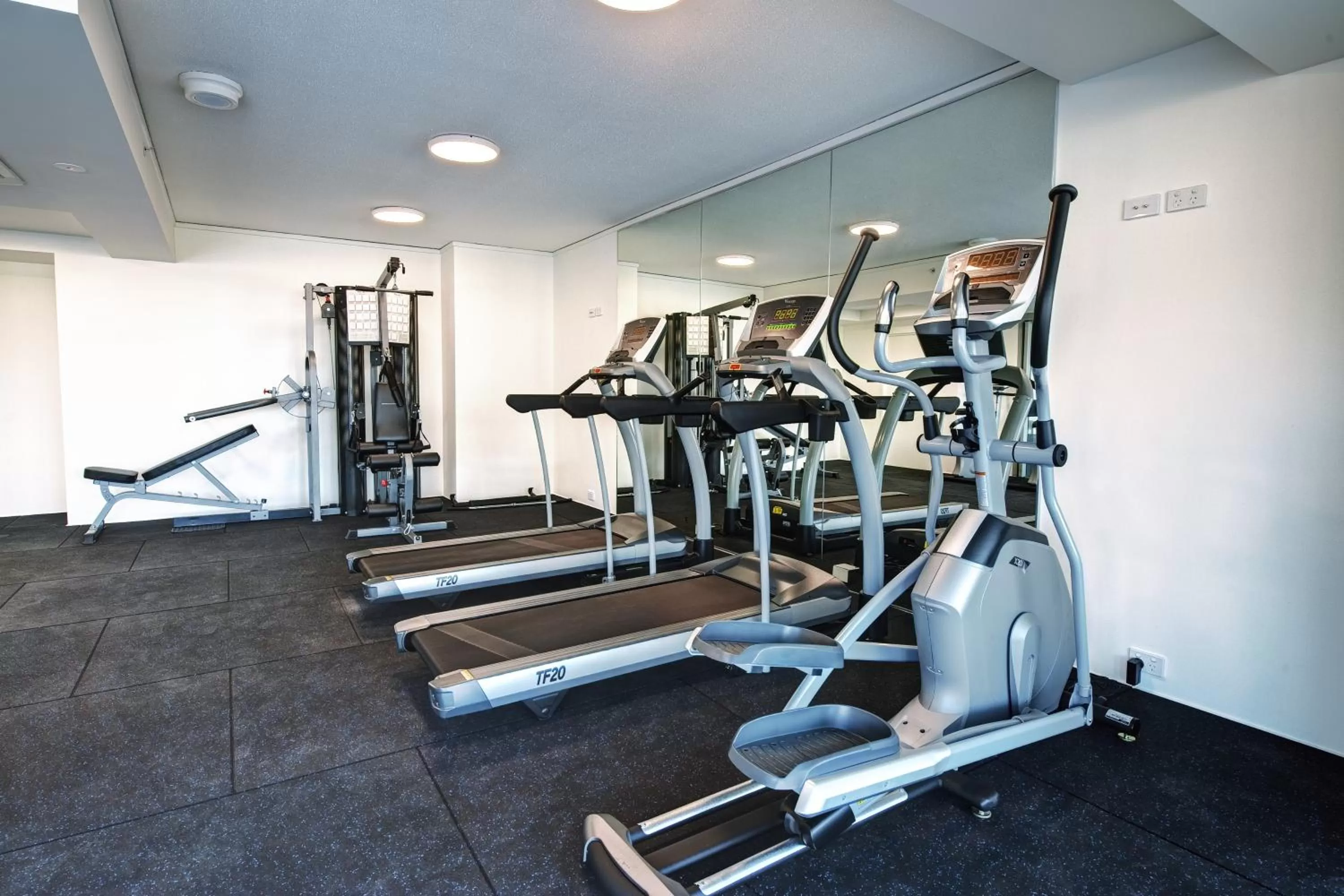Fitness centre/facilities in Belise Apartments