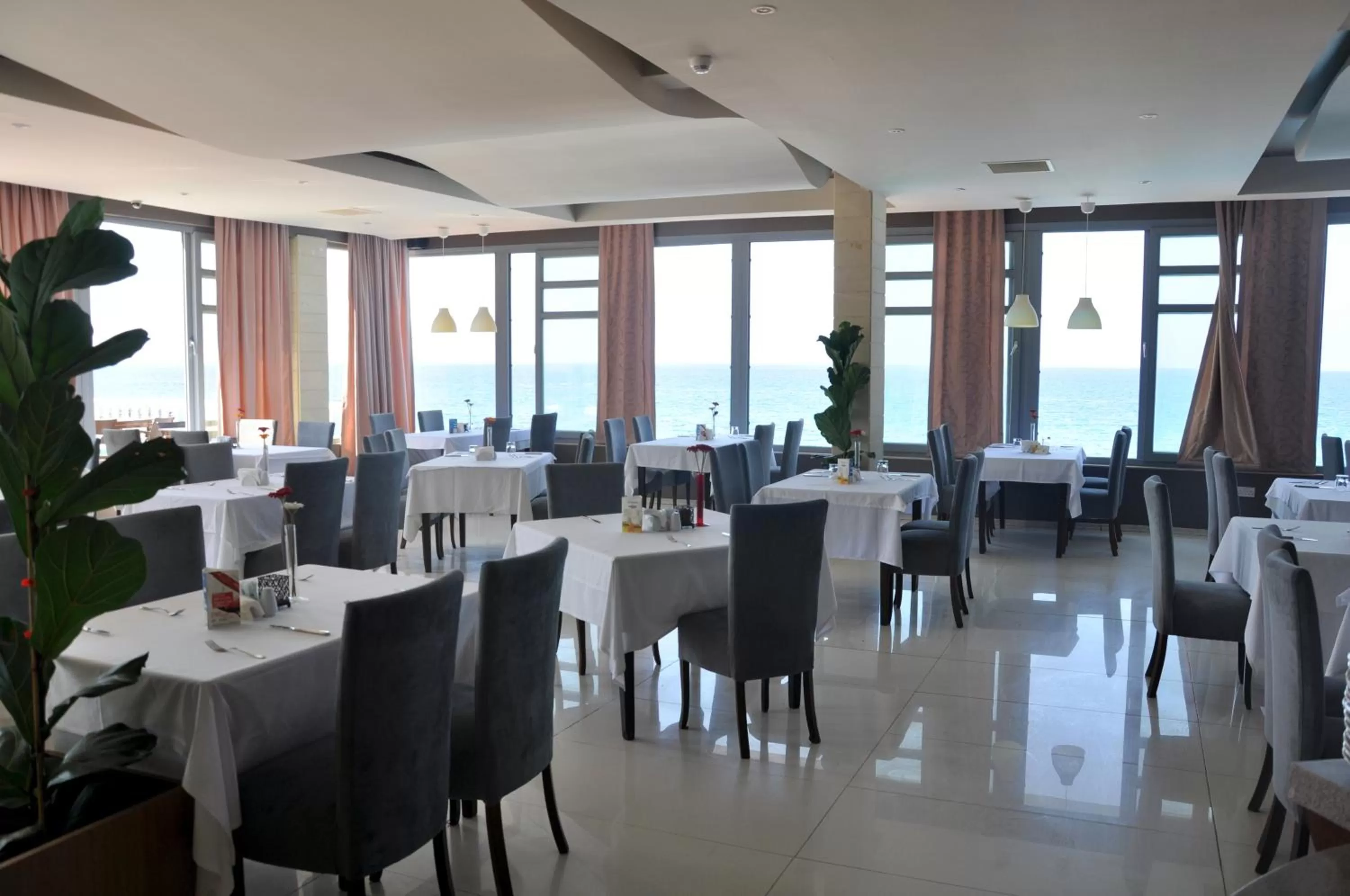 Restaurant/places to eat in Manolya Hotel