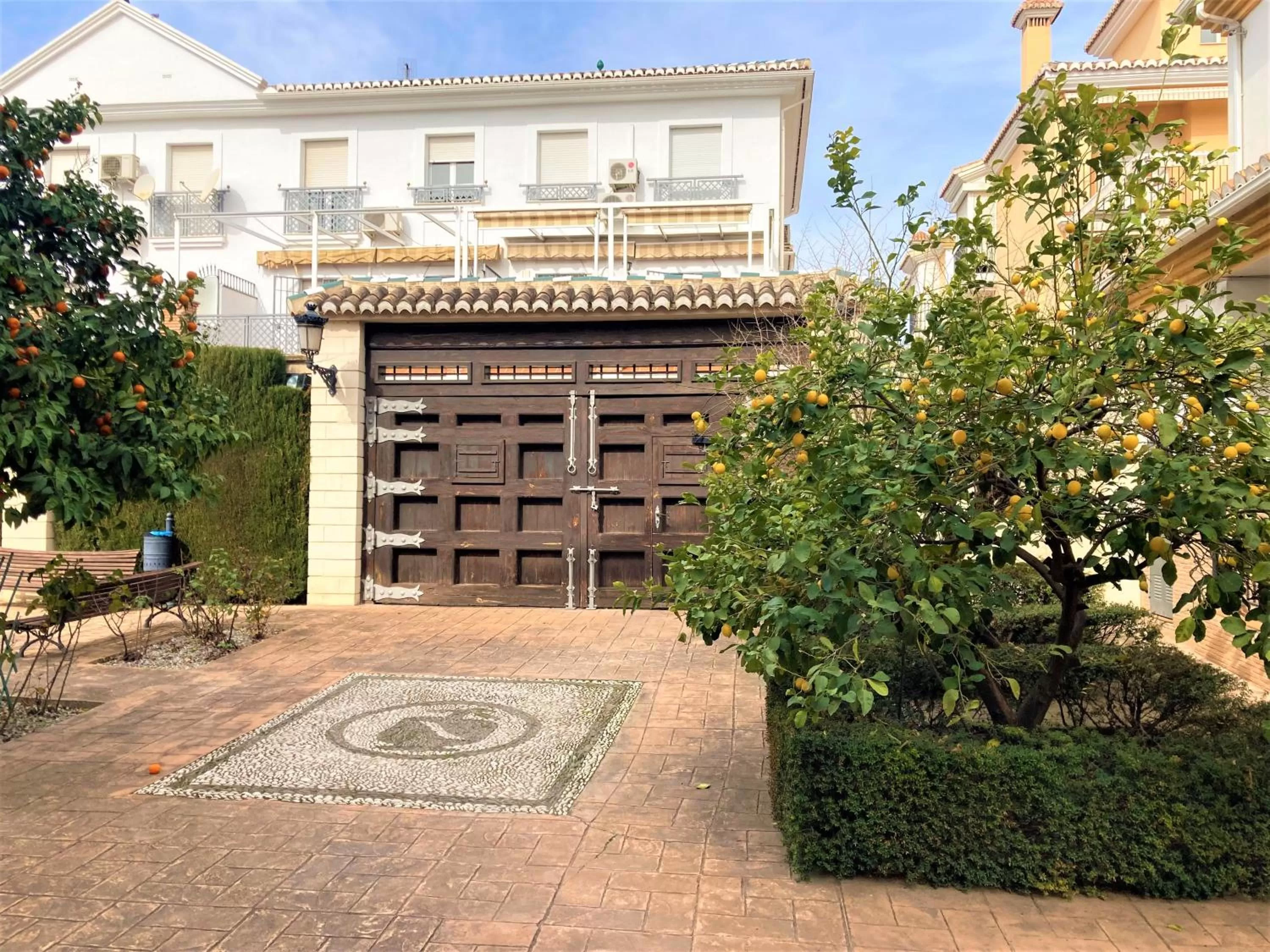 Facade/entrance in APARTAMENTOS CASERIA DE COMARES