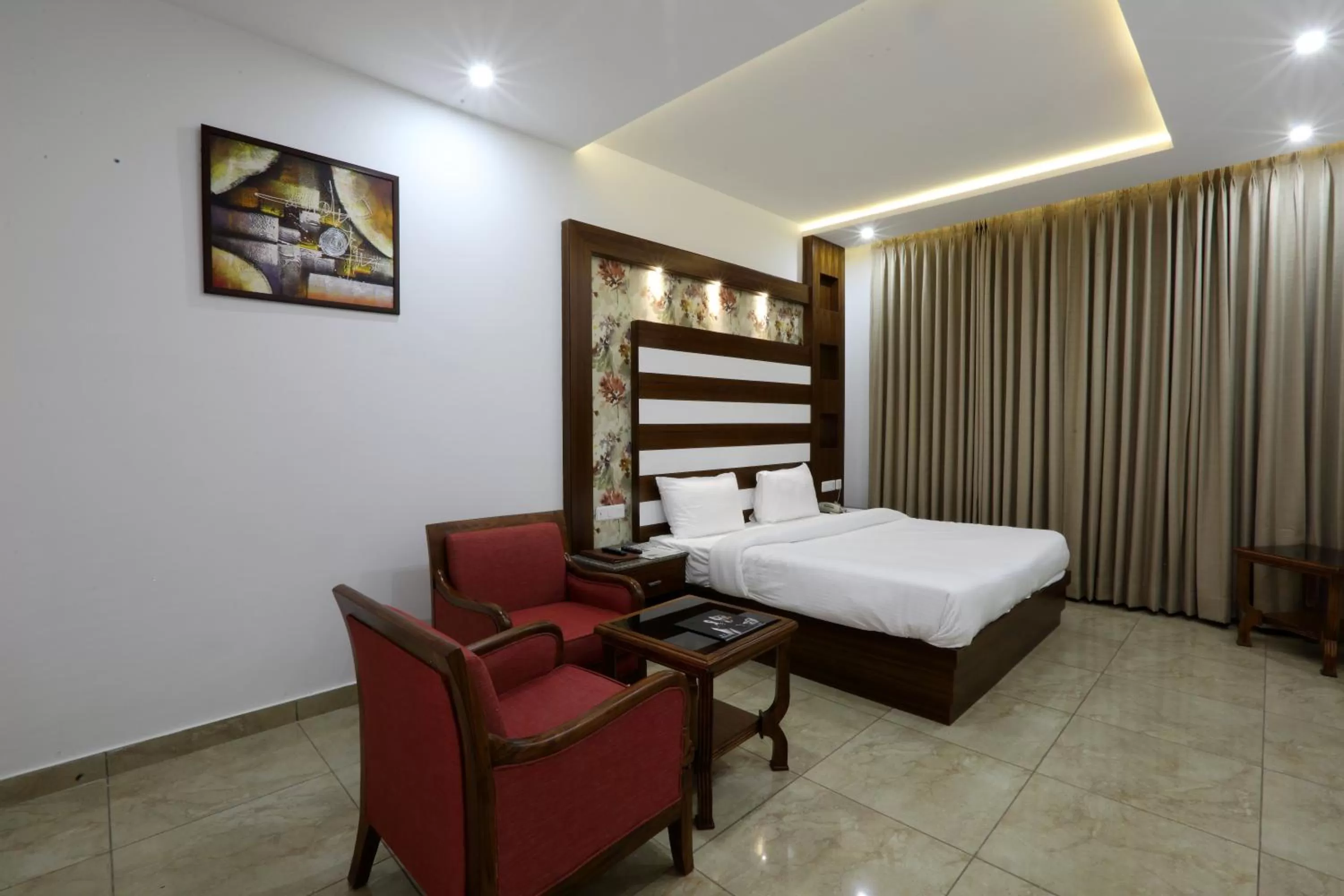 Photo of the whole room, Bed in Grand Hotel Nawanshahr