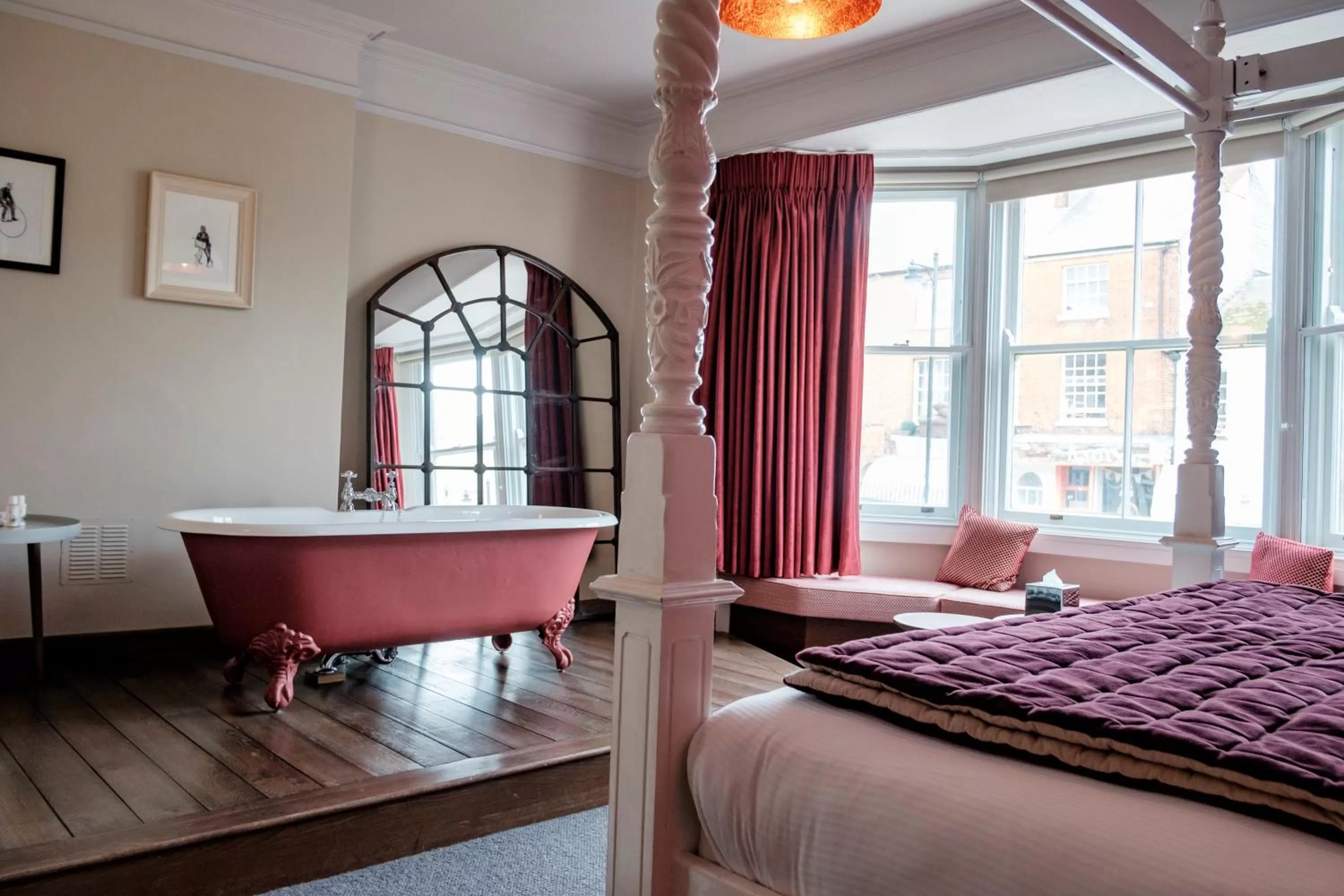 Bedroom, Bed in The Bull Hotel