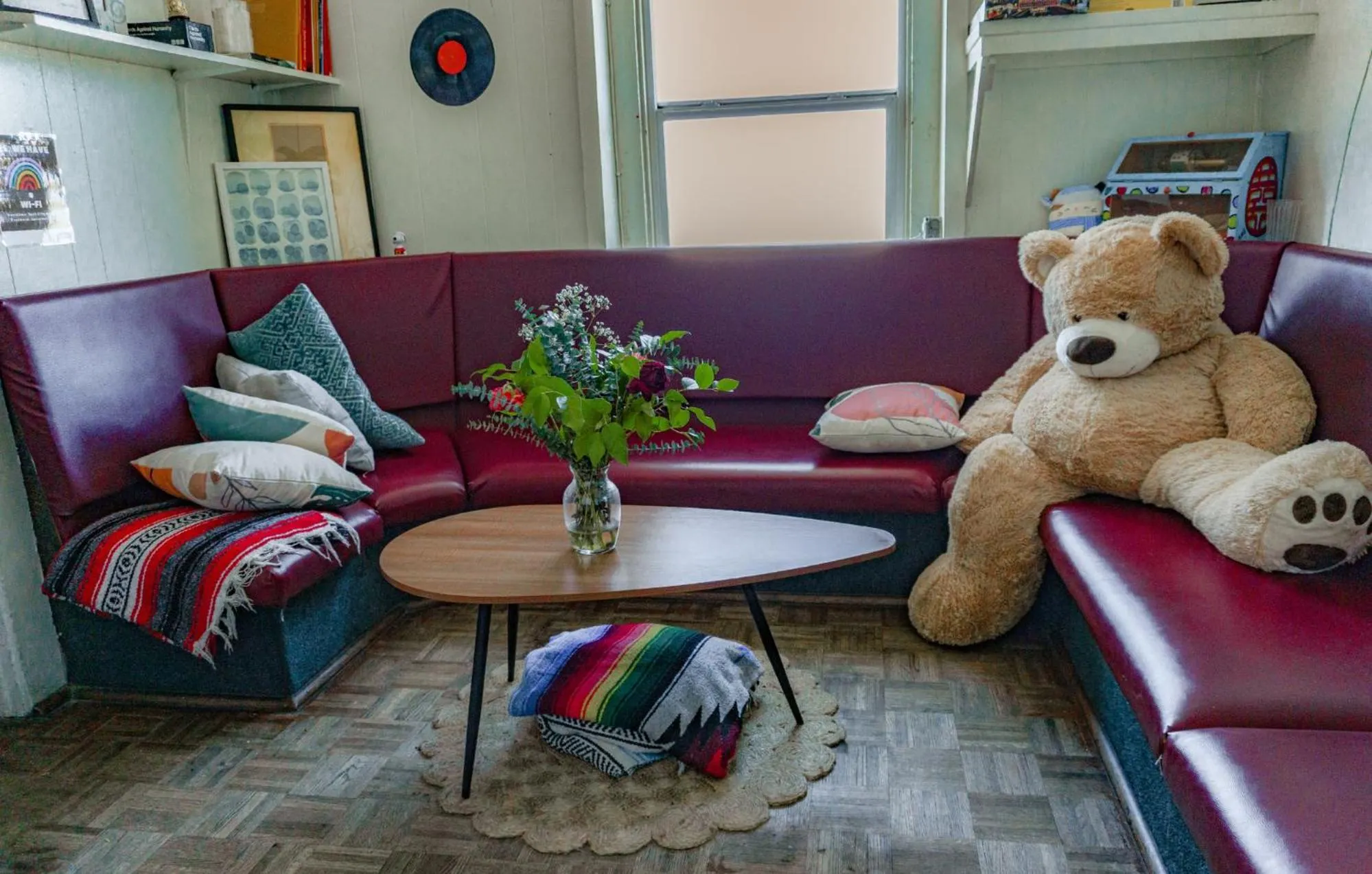 Seating Area in ITH Surf City Hostel Hermosa Beach