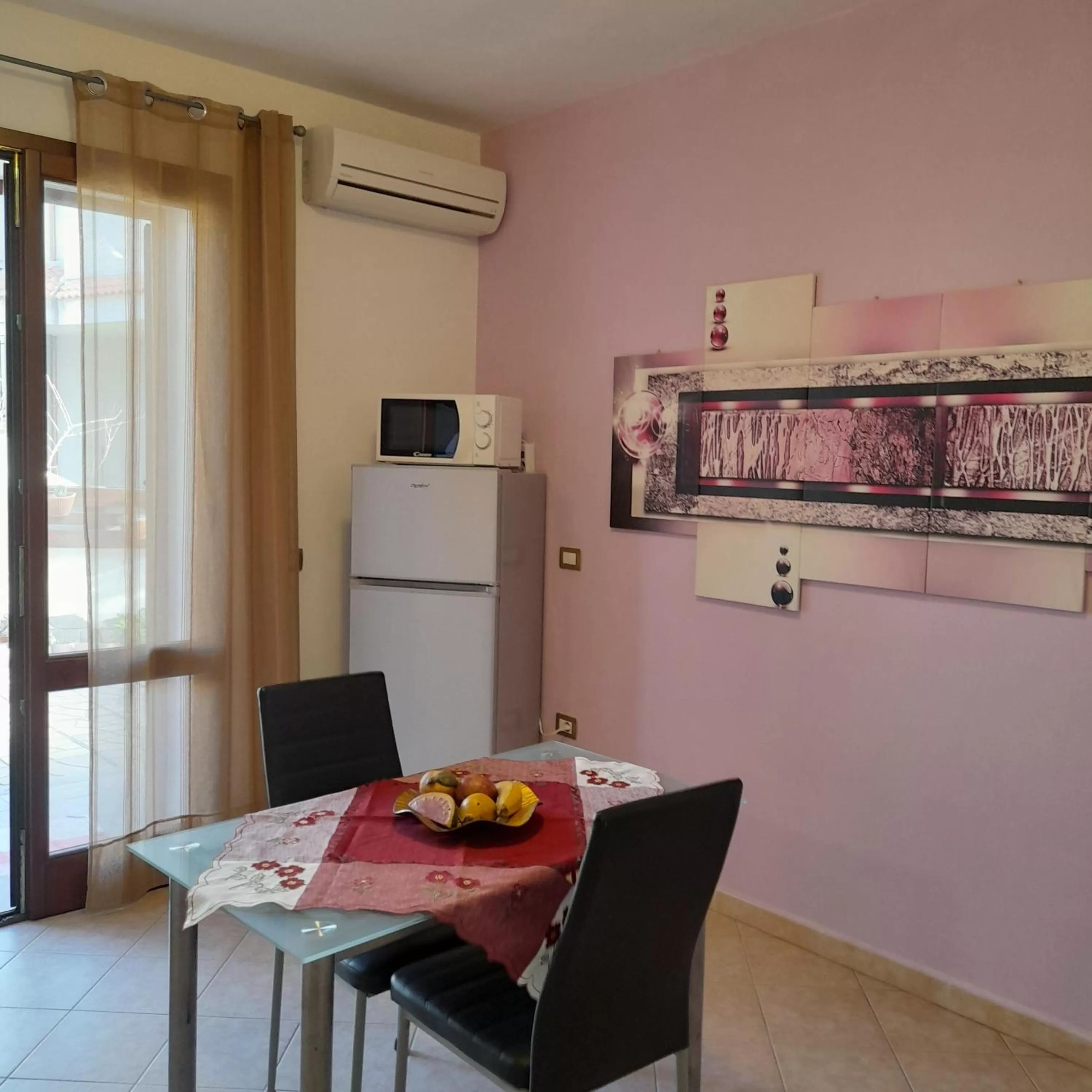 minibar in La Fortezza casa vacanze & appartament