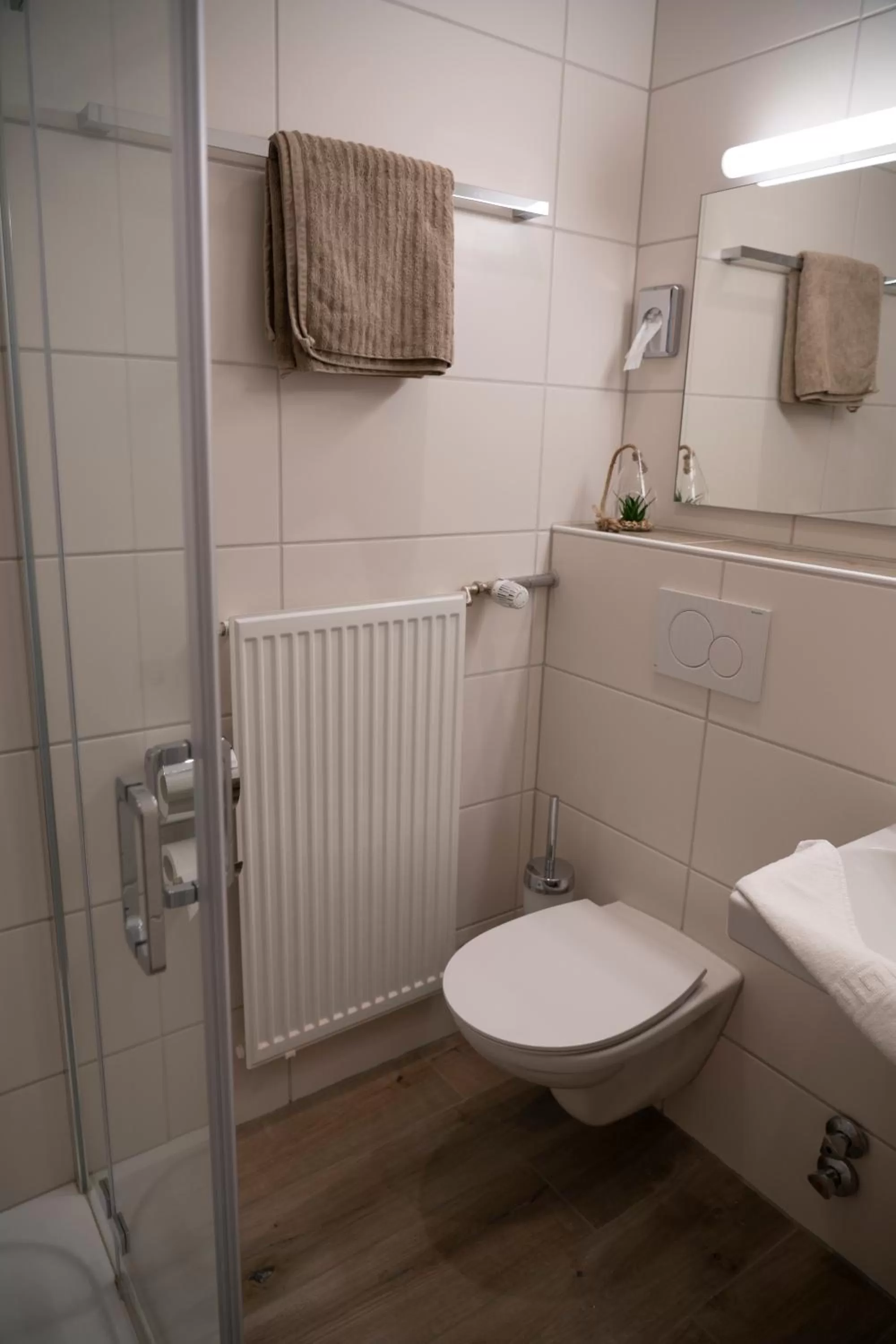 Bathroom in Landgasthof Mörsbergei