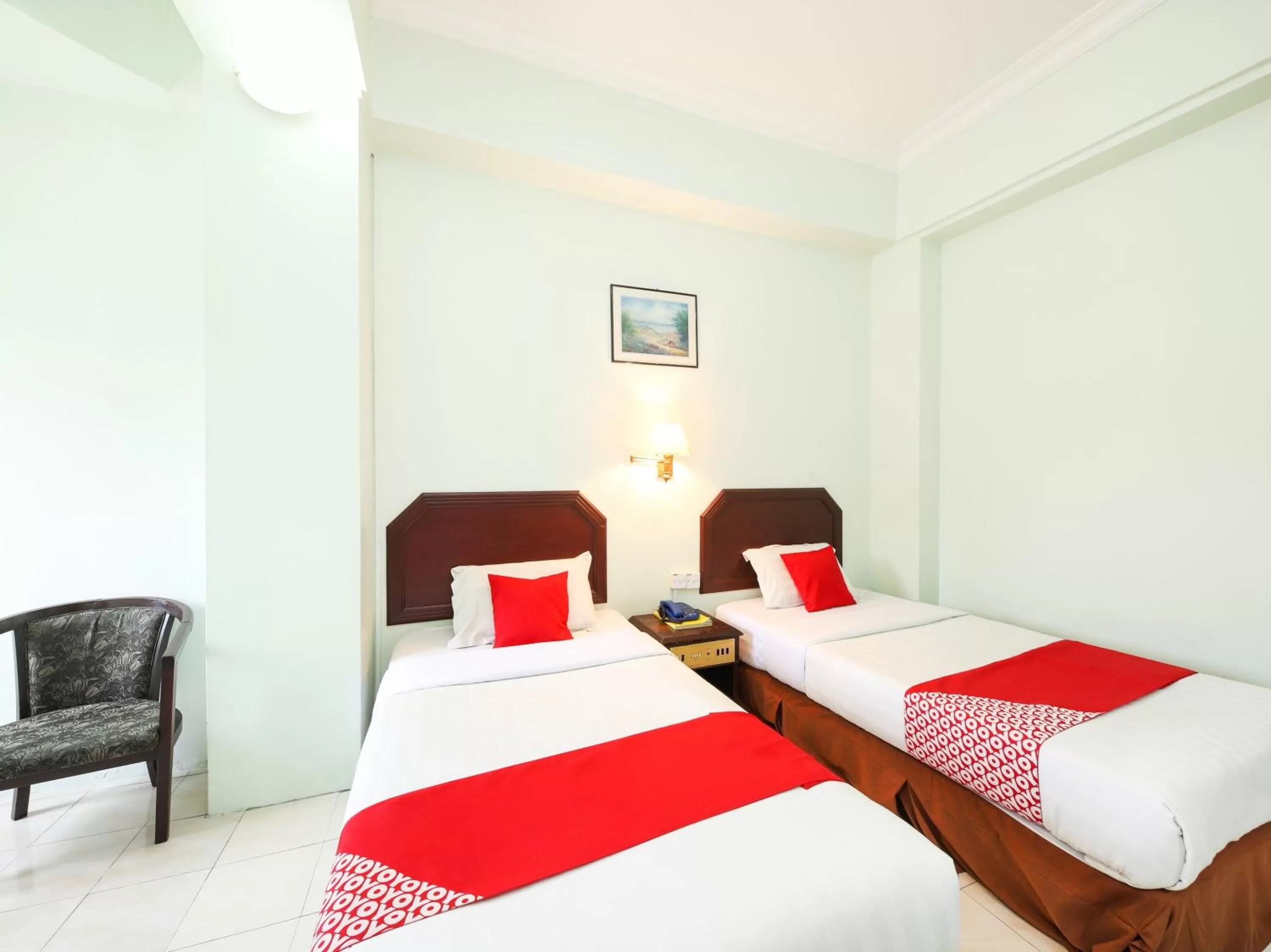 Bedroom, Bed in Grand Supreme Hotel