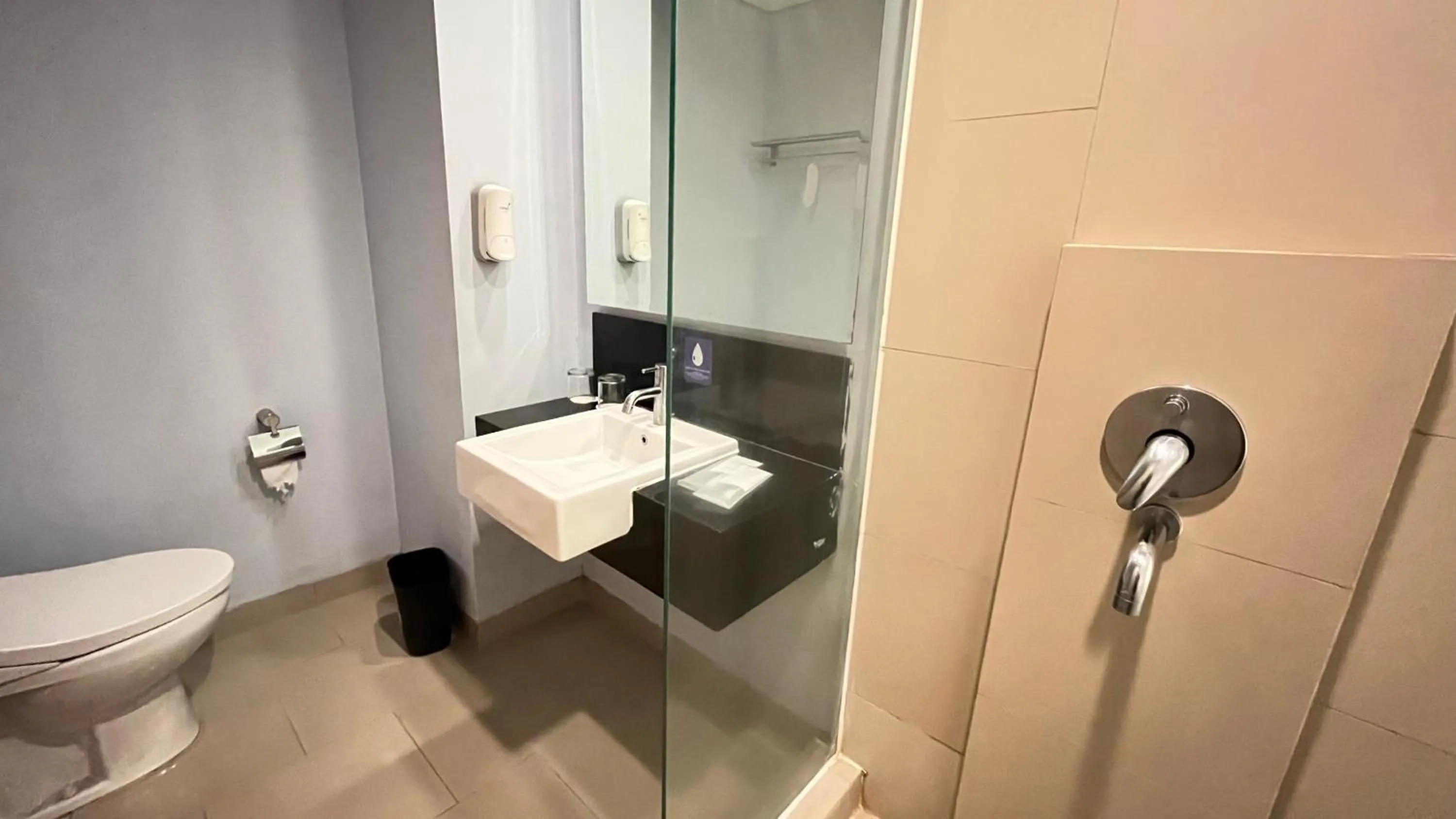 Shower in Luminor Hotel Metro Indah Bandung - Free Breakfast - Free Exclusive Gym - Free Aesthetic Afternoon Tea or Coffee