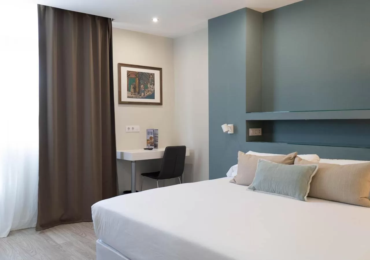 Photo of the whole room, Bed in Hotel Pasarela