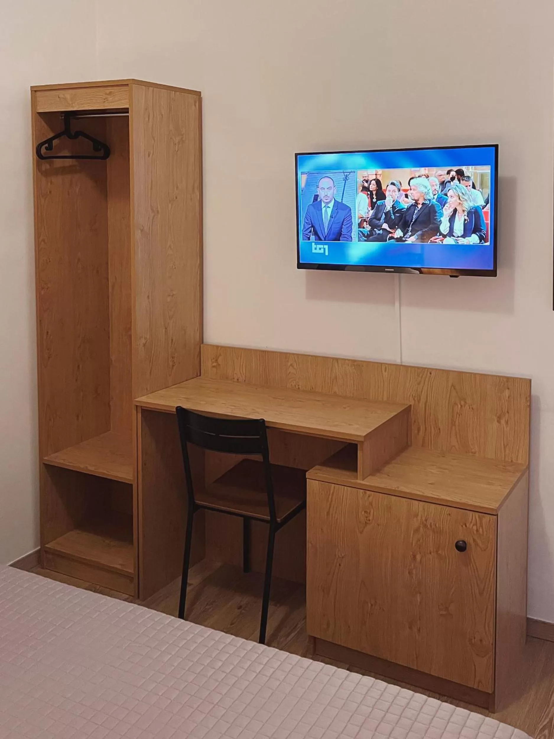 TV and multimedia in Hotel Umbria