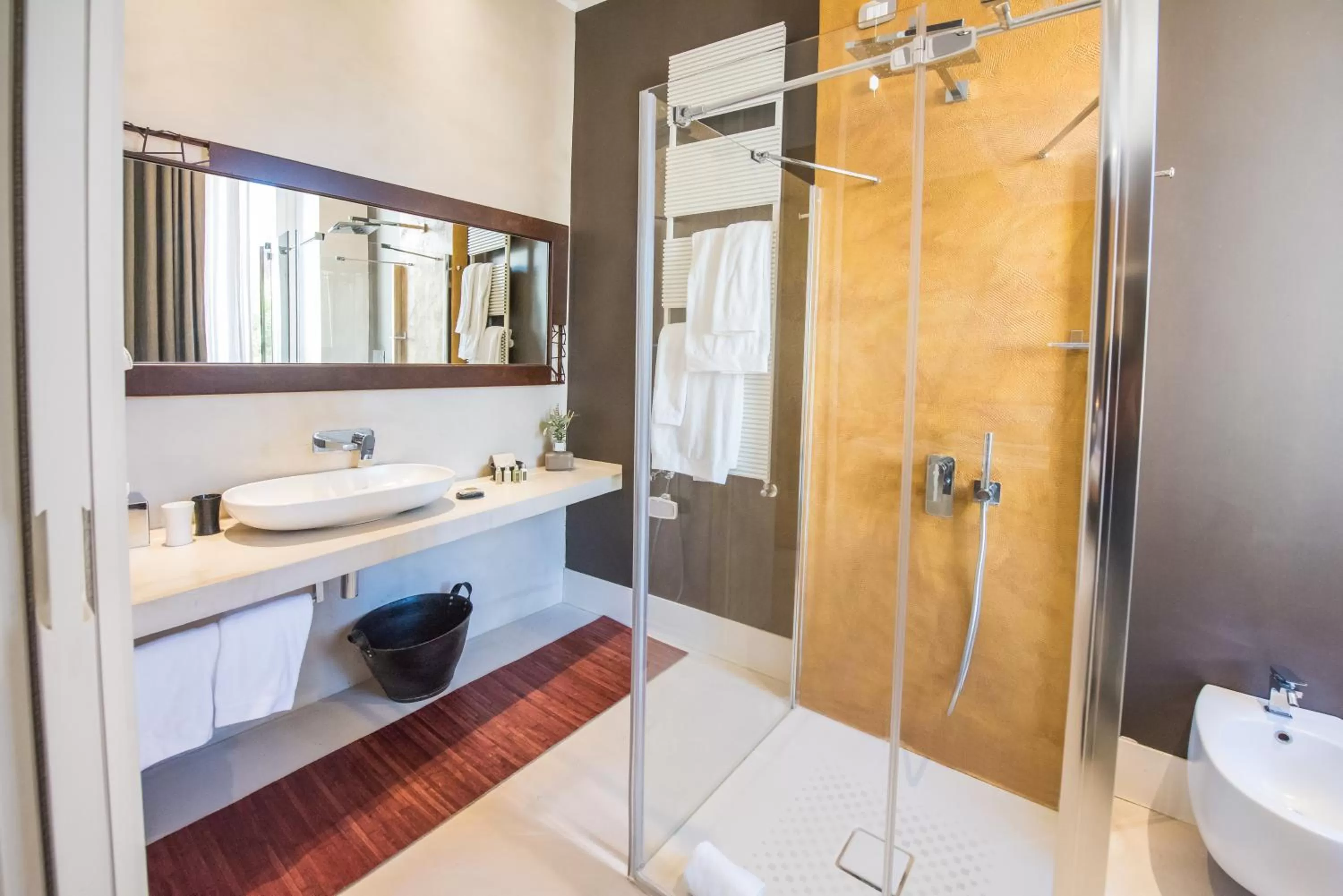 Bathroom in Piazza di Spagna 9