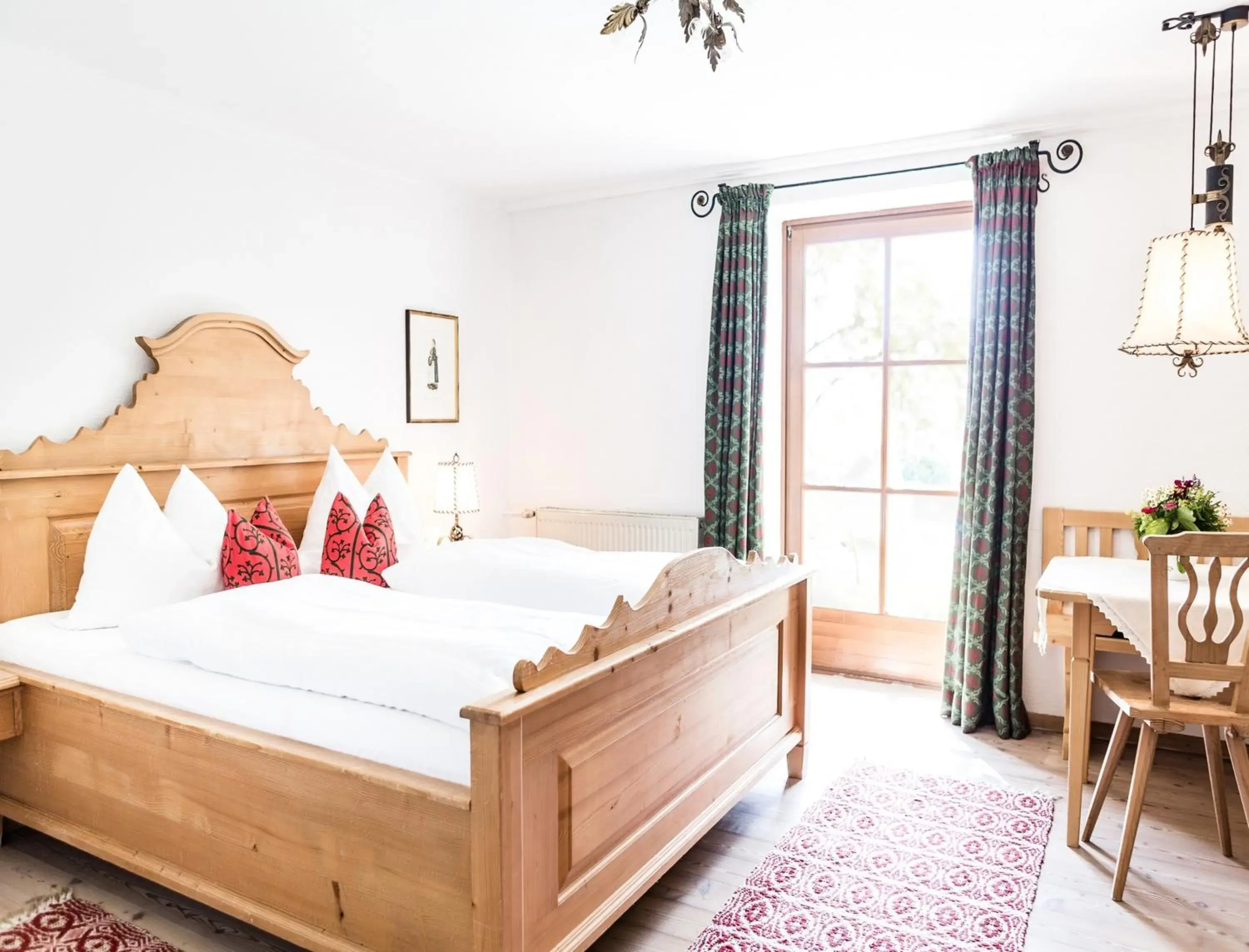 Comfort Double Room in Salzburg Hotel Holznerwirt Comfort Double Room in Salzburg Hotel Holznerwirt