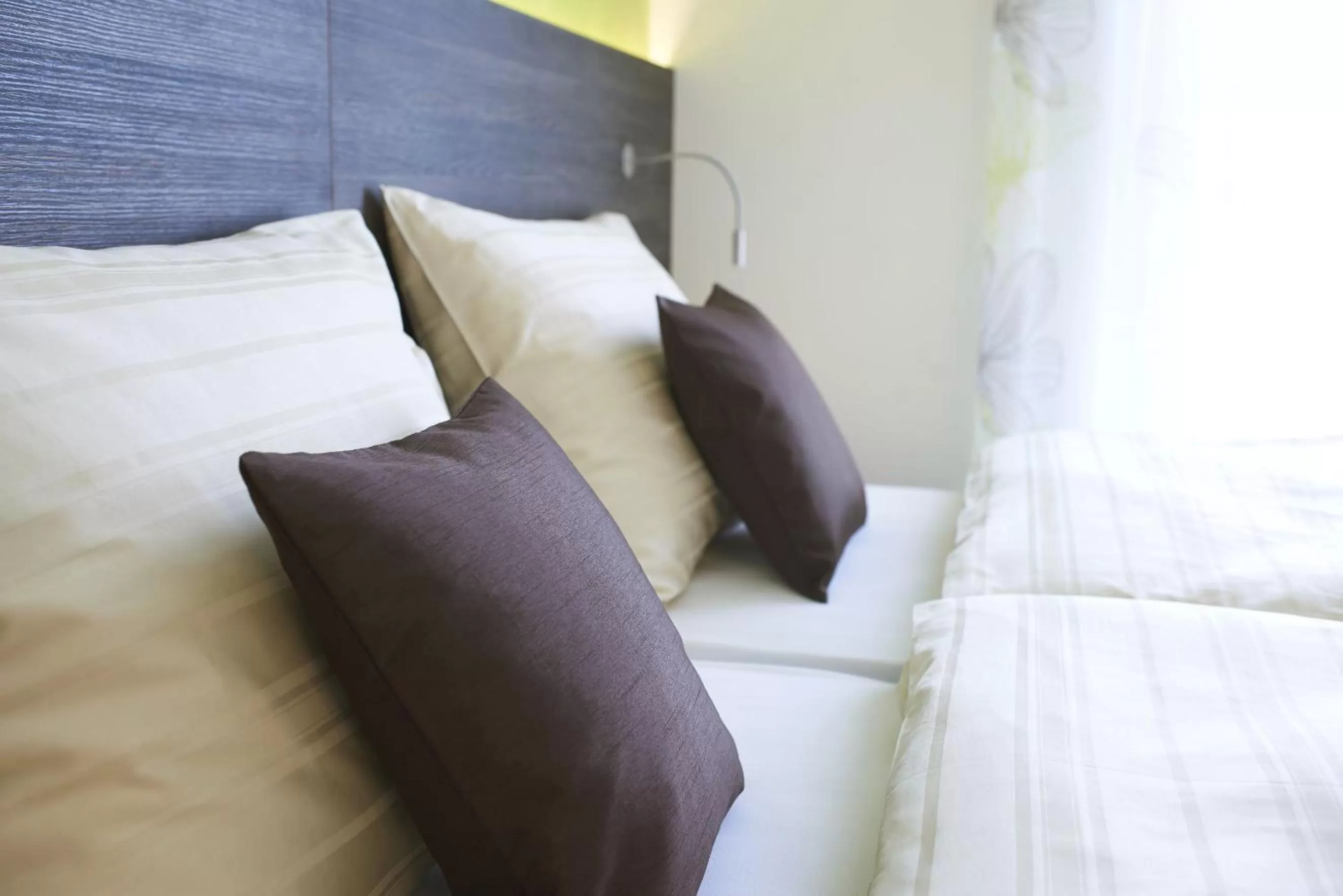 Bed in eee Hotel Traun