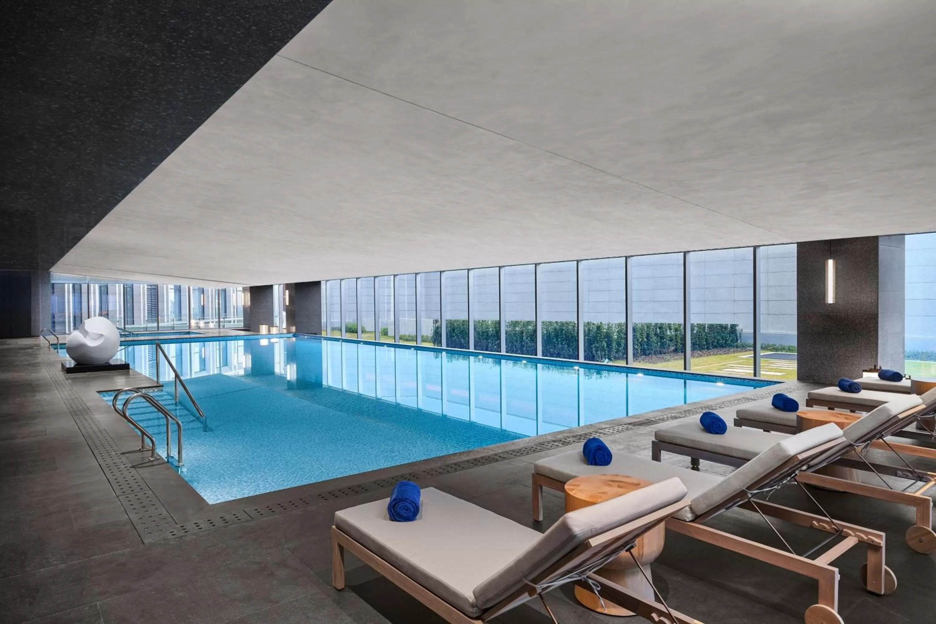 Swimming pool in Nantong Marriott Hotel
