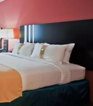 King Room with Roll-In Shower - Disability Access in Holiday Inn Titusville/Kennedy Space Center, an IHG Hotel