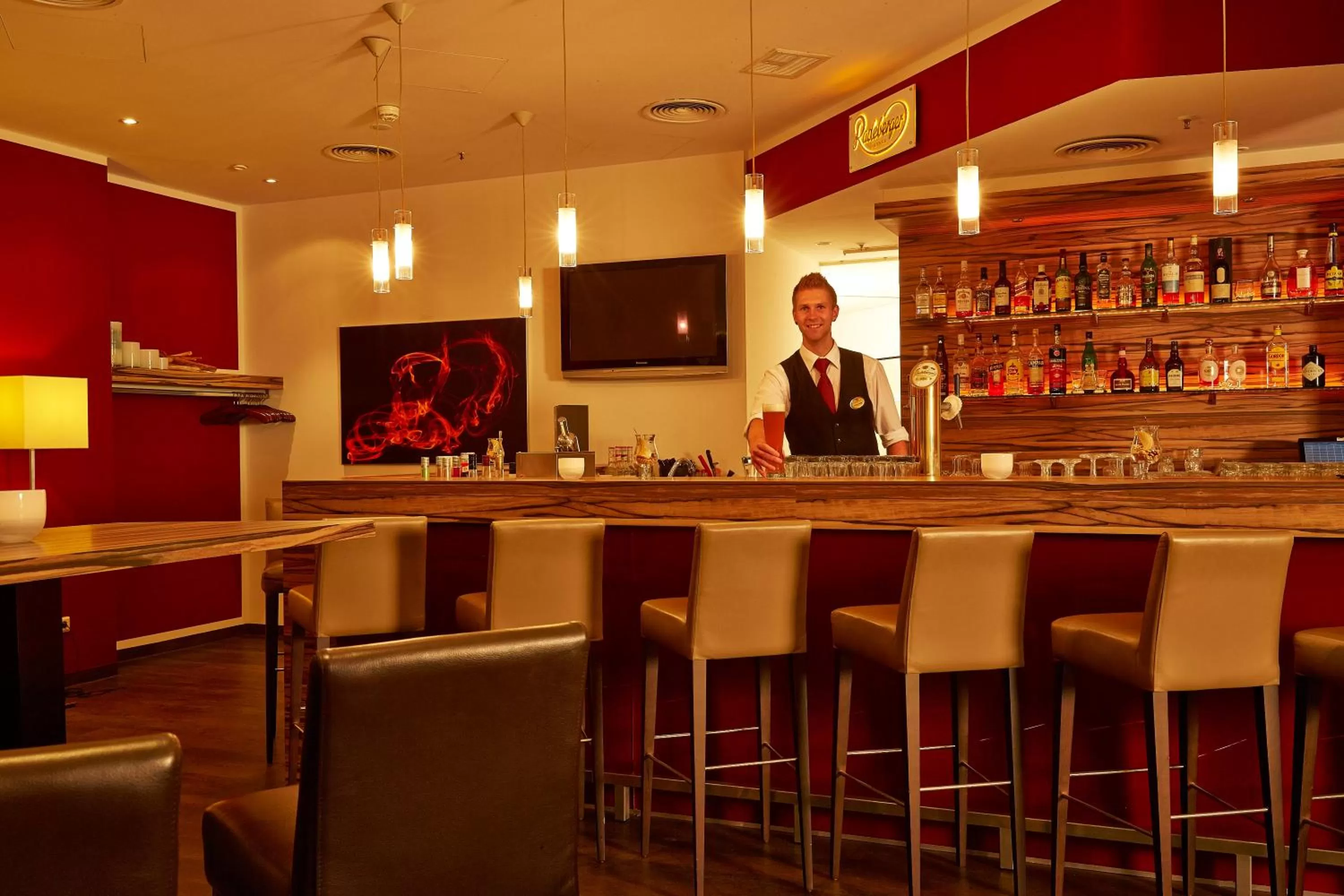 Lounge or bar in H+ Hotel Bad Soden