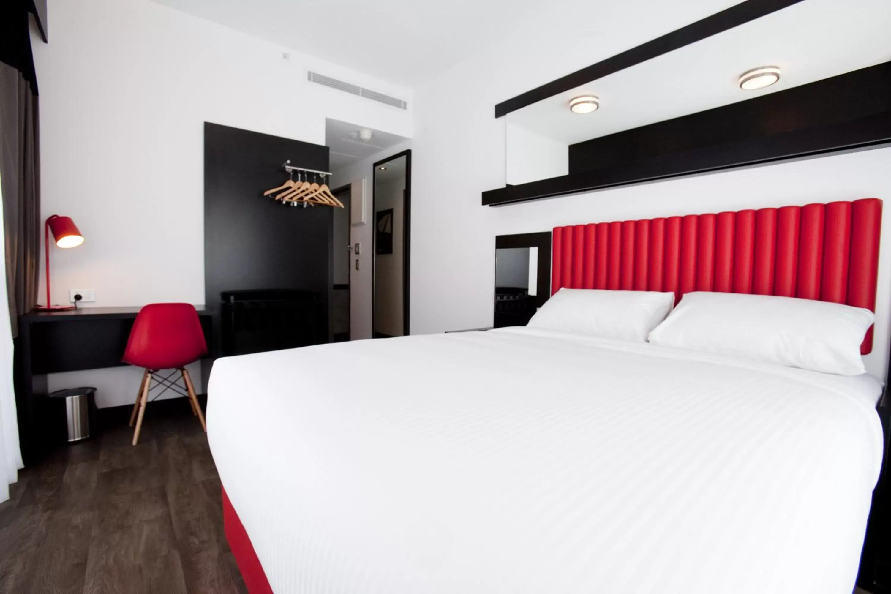 Superior Double Room in easyHotel Newcastle Superior Double Room in easyHotel Newcastle