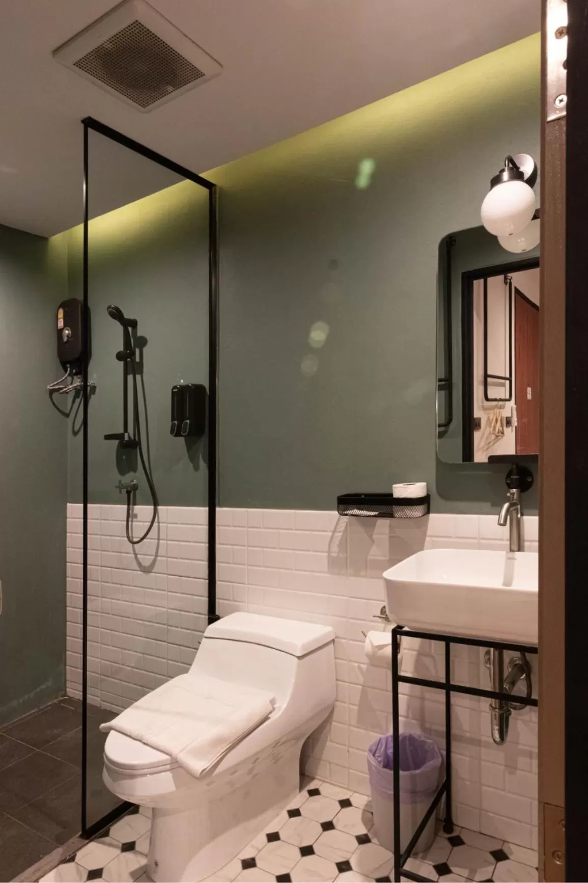 Shower, Bathroom in The Singha Hotel - Korat