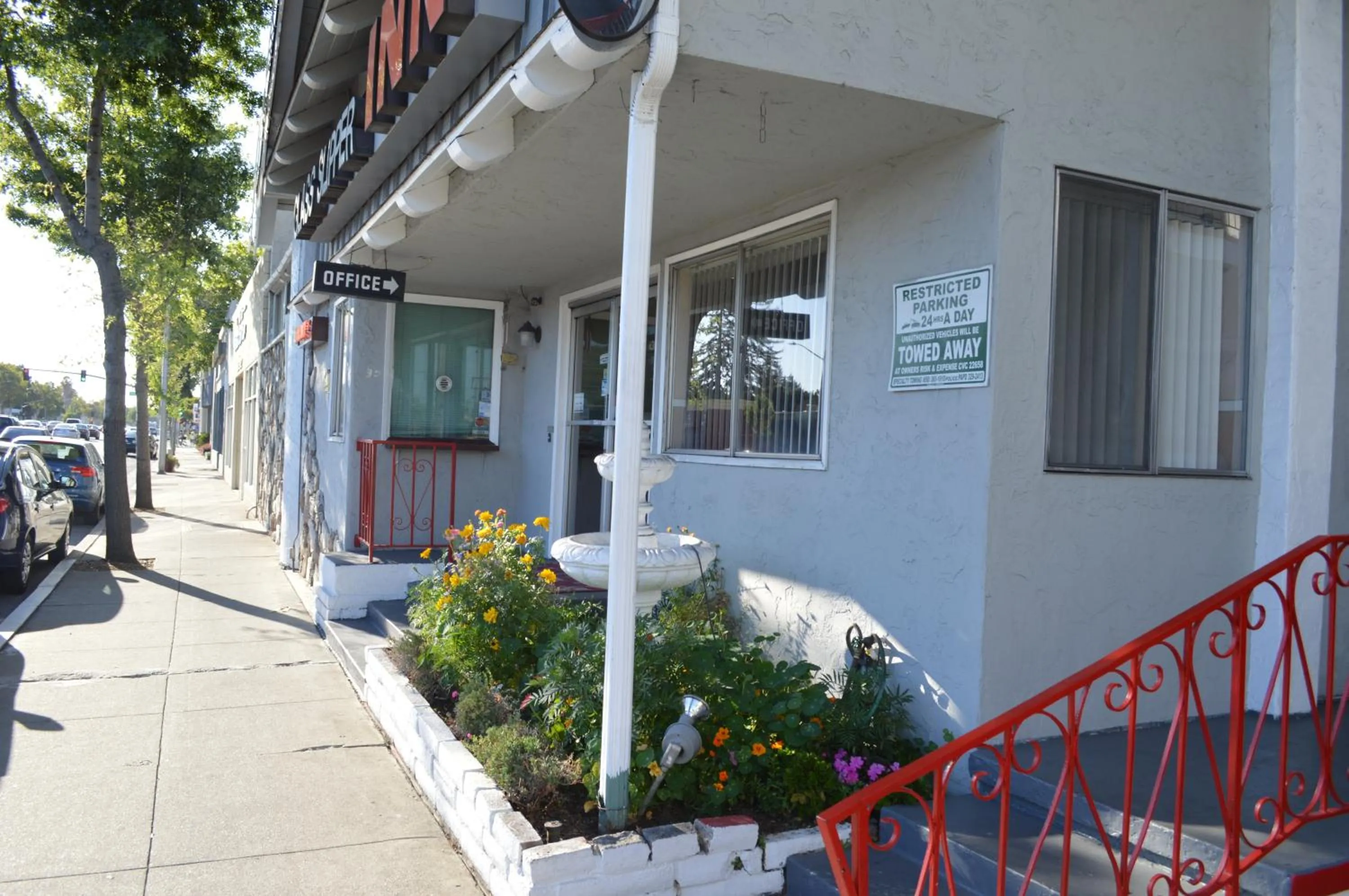 Lobby or reception in Glass Slipper Inn - Stanford Palo Alto