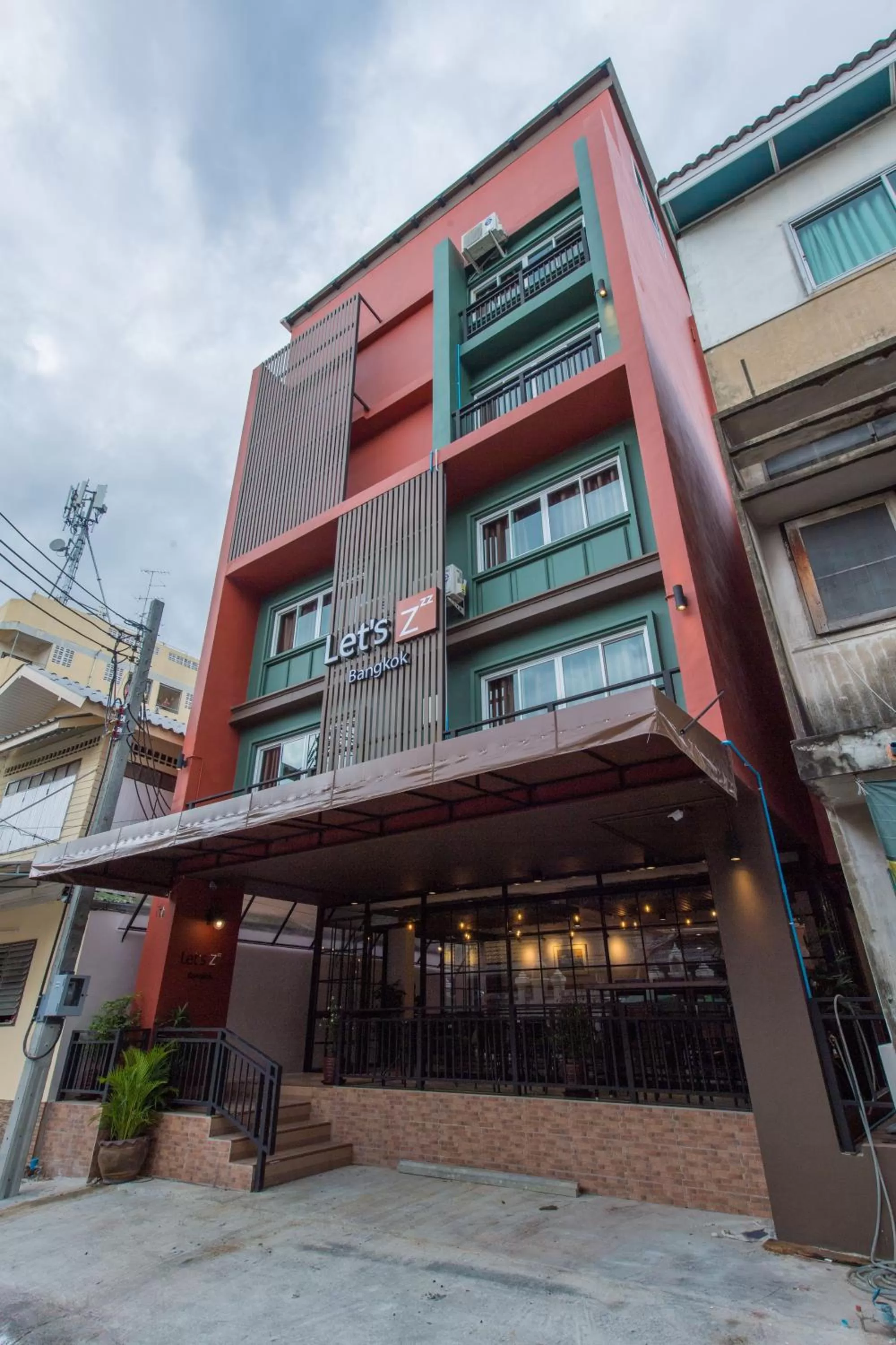 Property building in Let's Zzz Bangkok