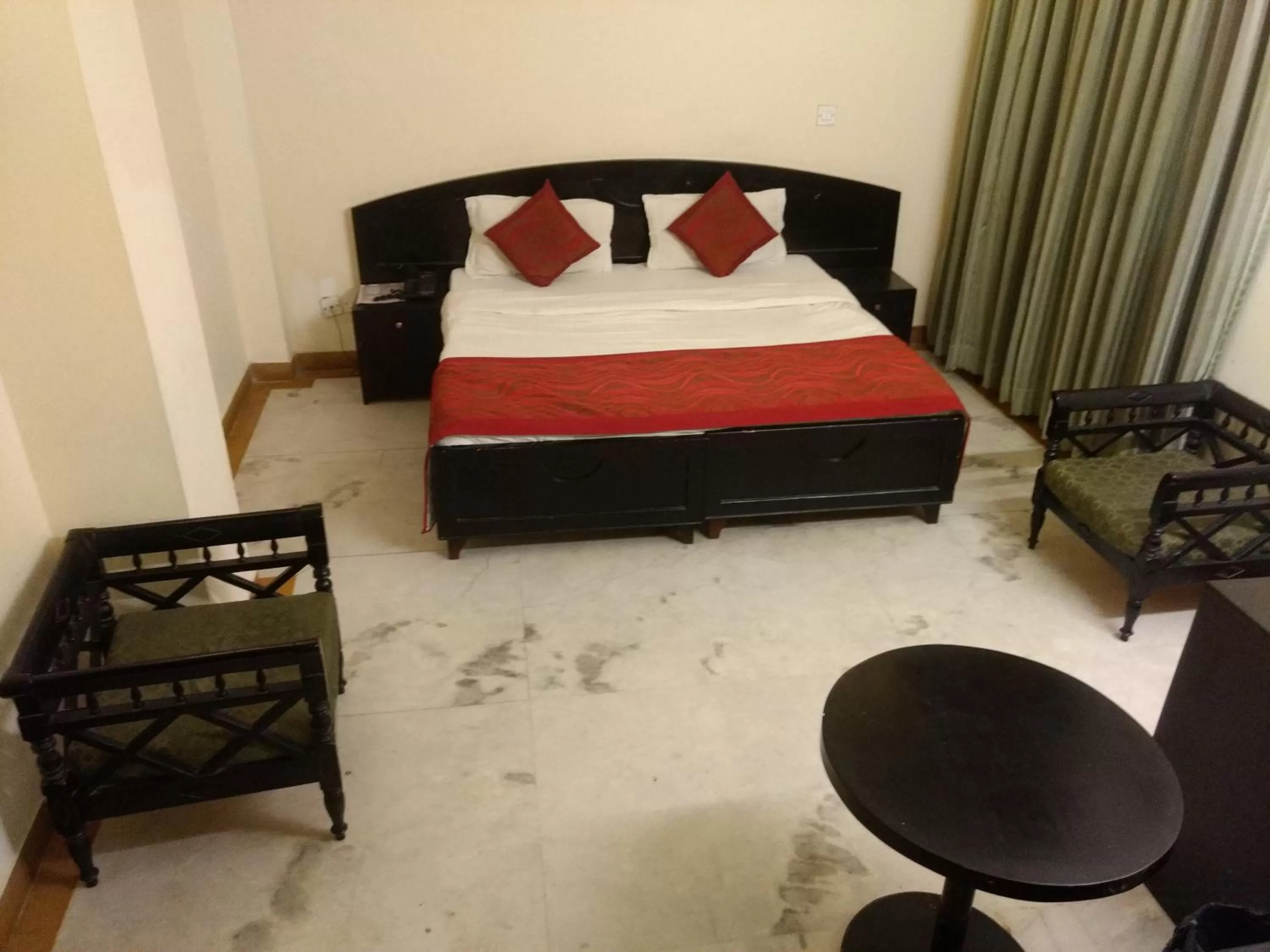 Bedroom, Bed in Hotel City Centre Inn - Nizamuddin Railway Station