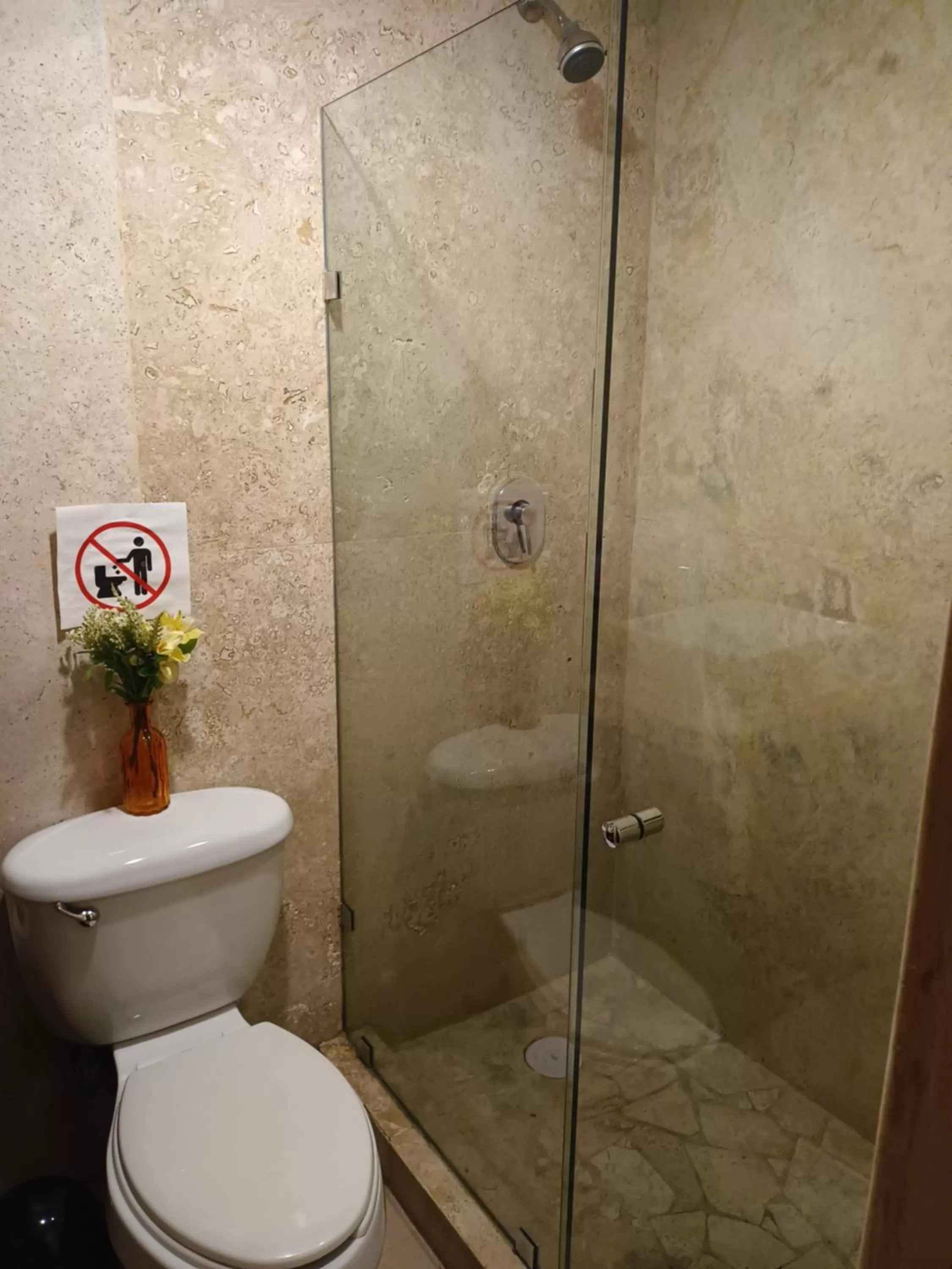 Bathroom in Bed and Breakfast Pecarí