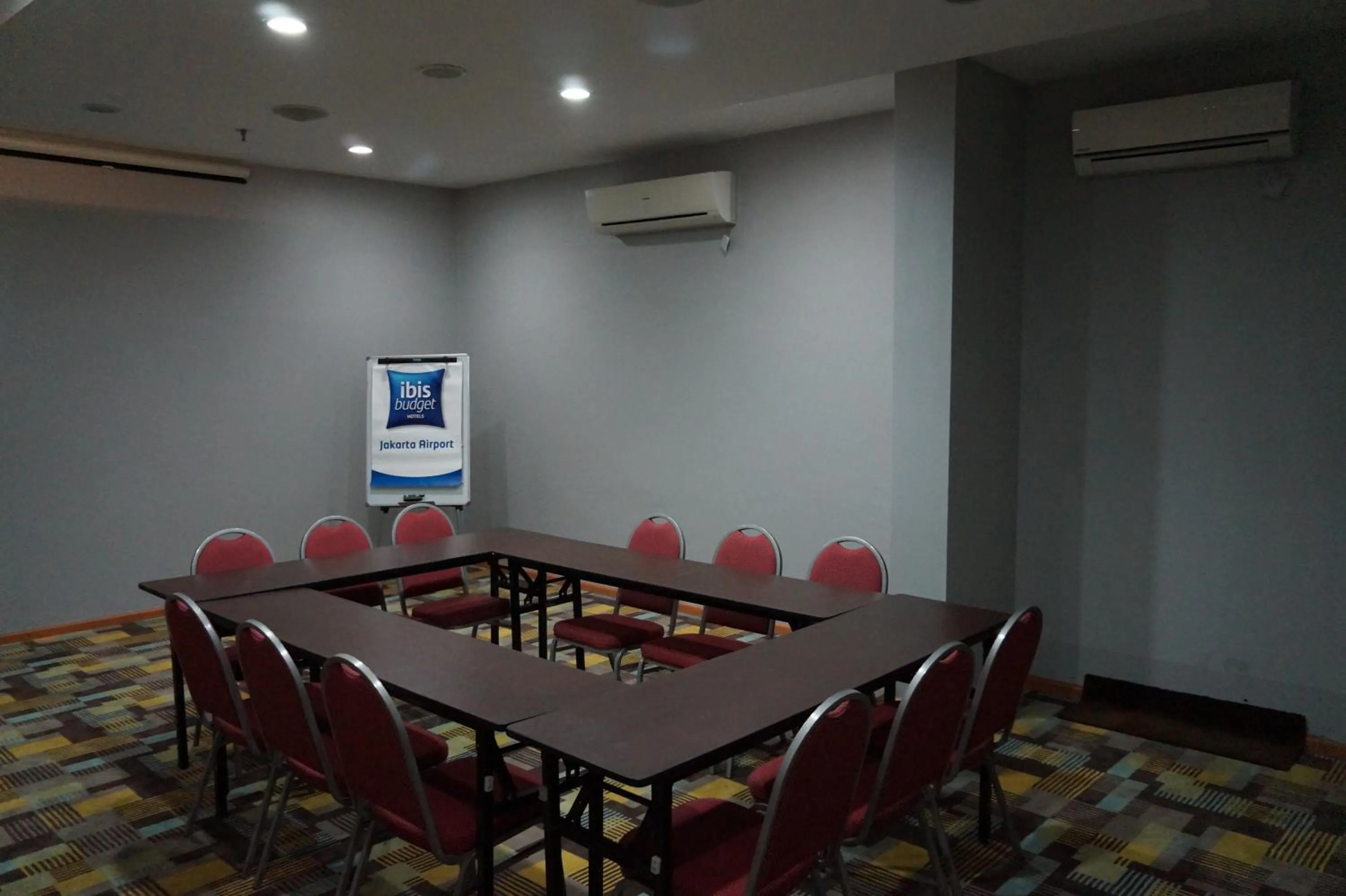Business facilities in Ibis Budget Jakarta Airport