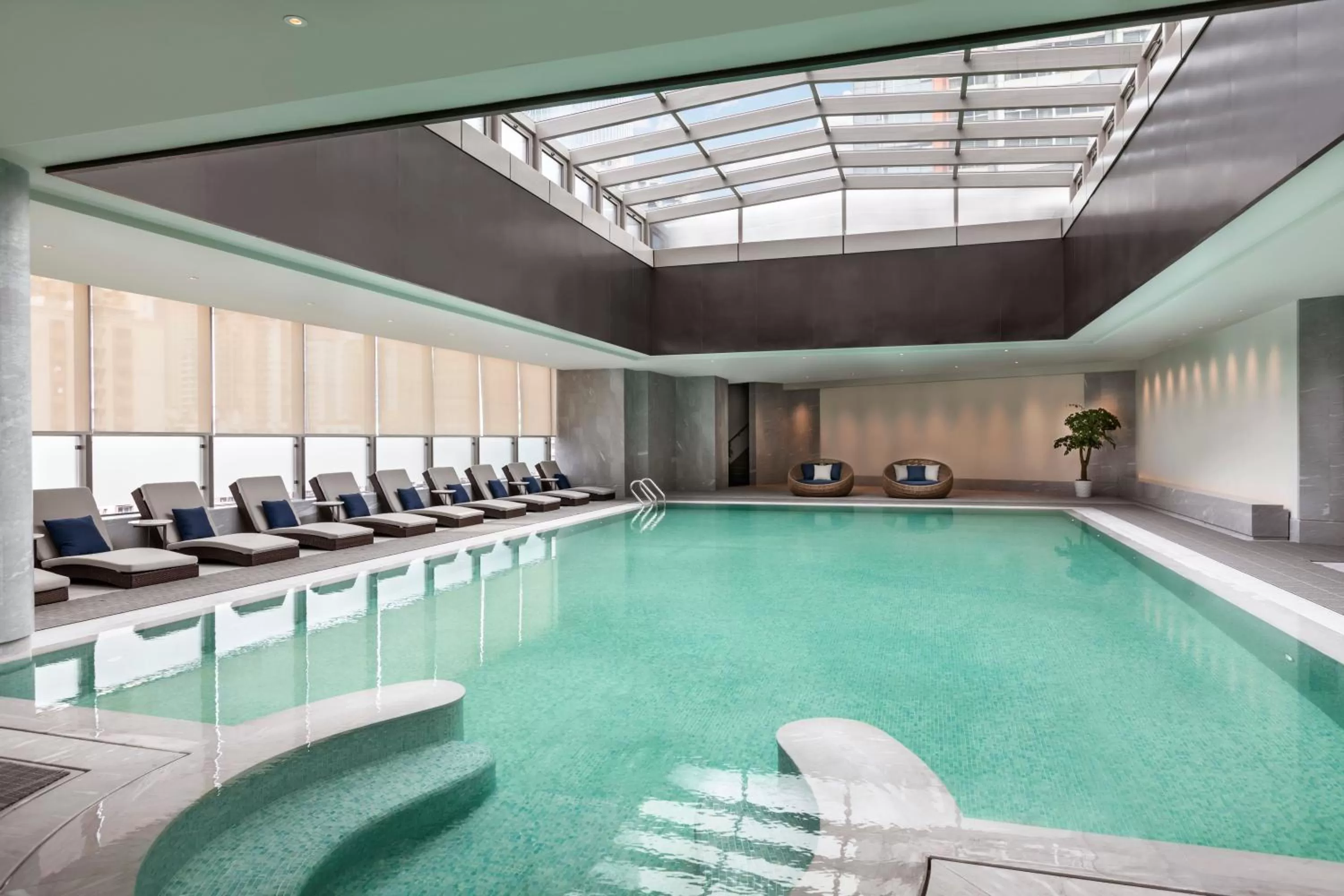 Swimming pool in Marriott Executive Apartments Chongqing