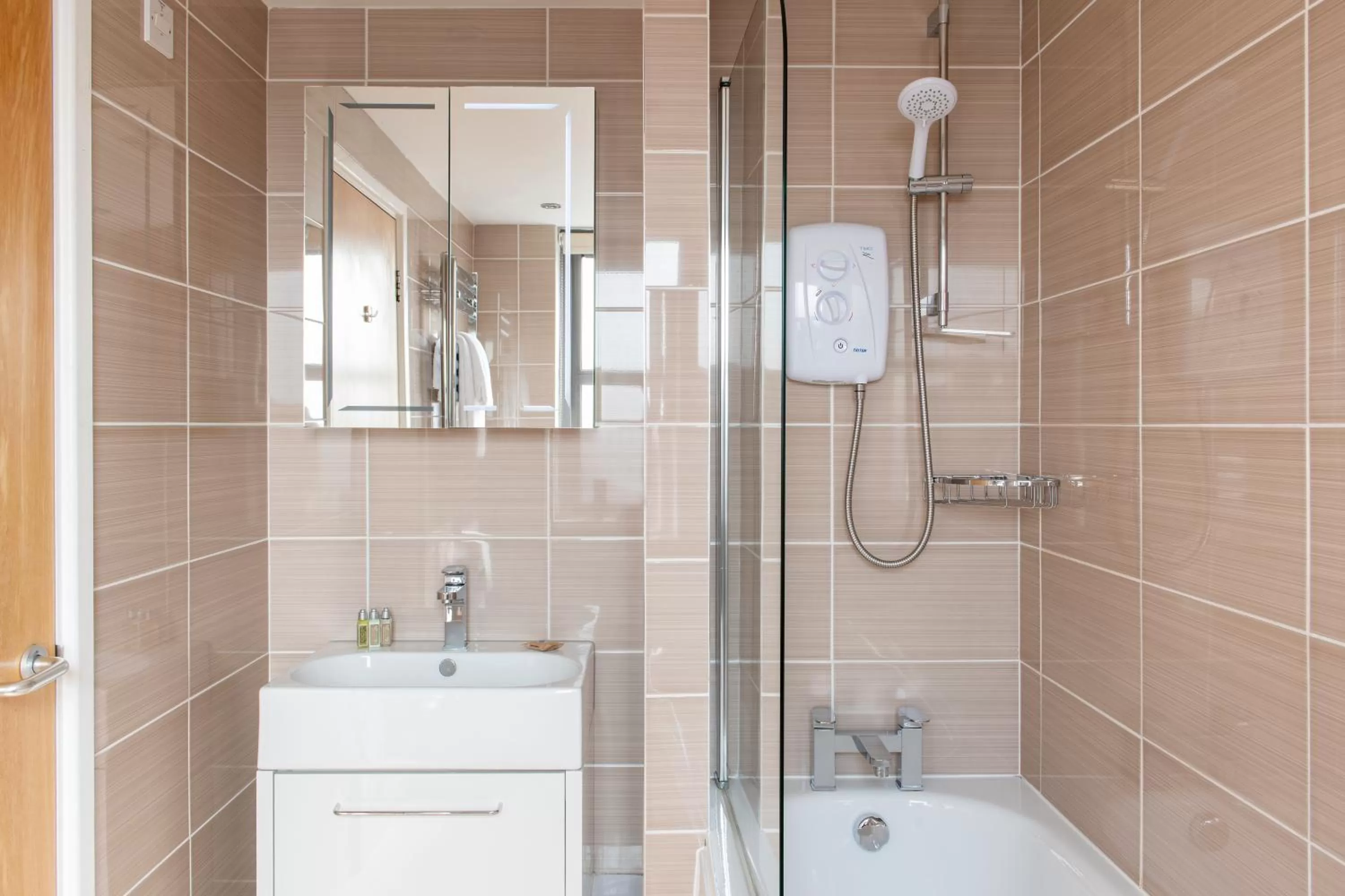 Shower in SACO Nottingham The Ropewalk