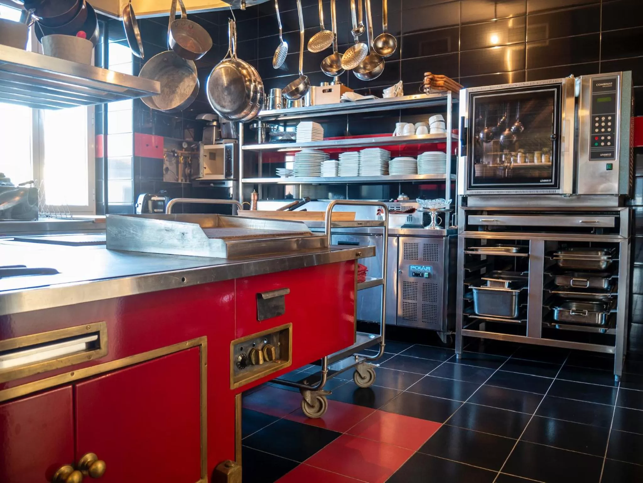 Kitchen or kitchenette in REFÚGIO DOURADO