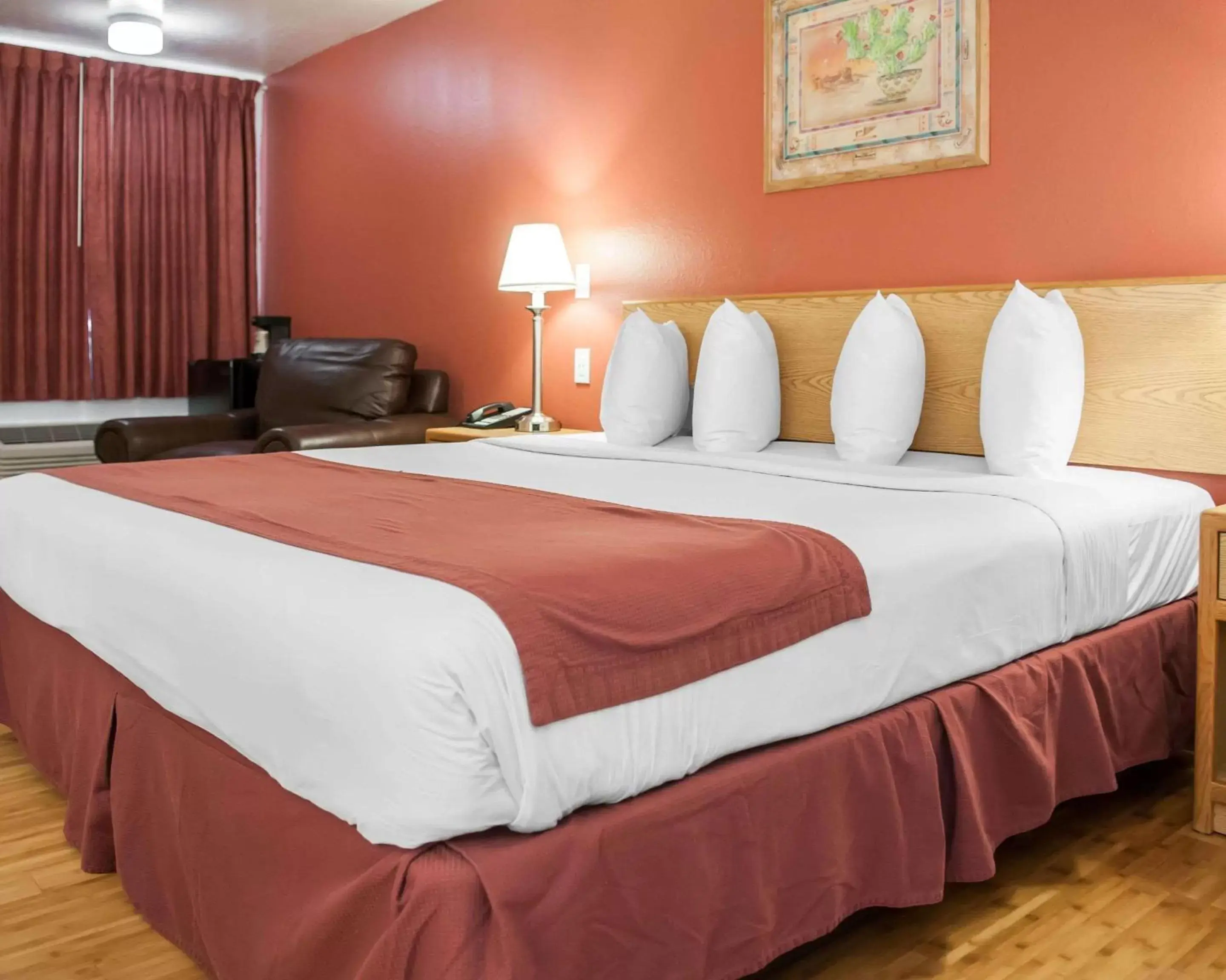 King Room - Non-Smoking in Econo Lodge Albuquerque Old Town King Room - Non-Smoking in Econo Lodge Albuquerque Old Town