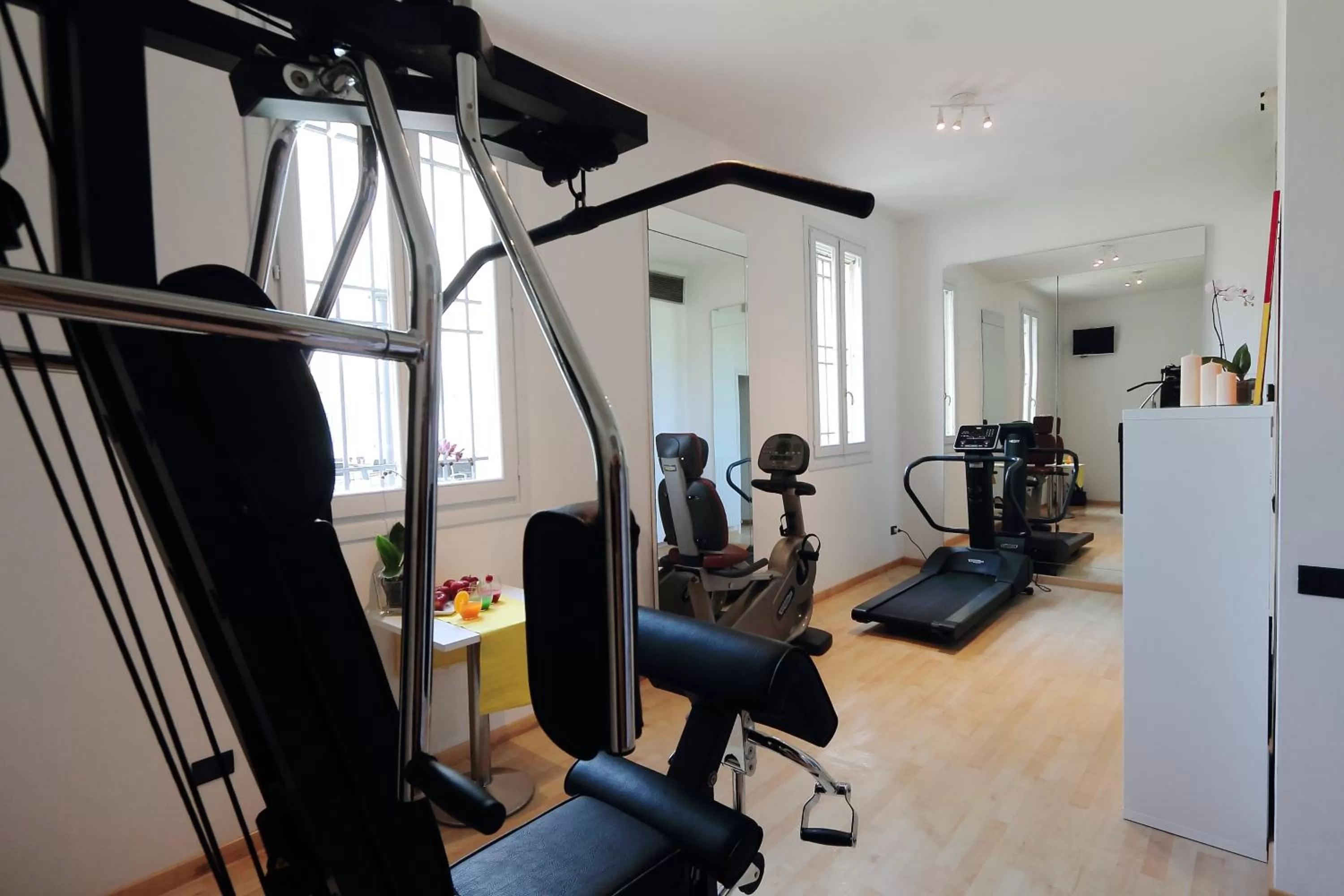 Fitness centre/facilities in Rechigi Park Hotel