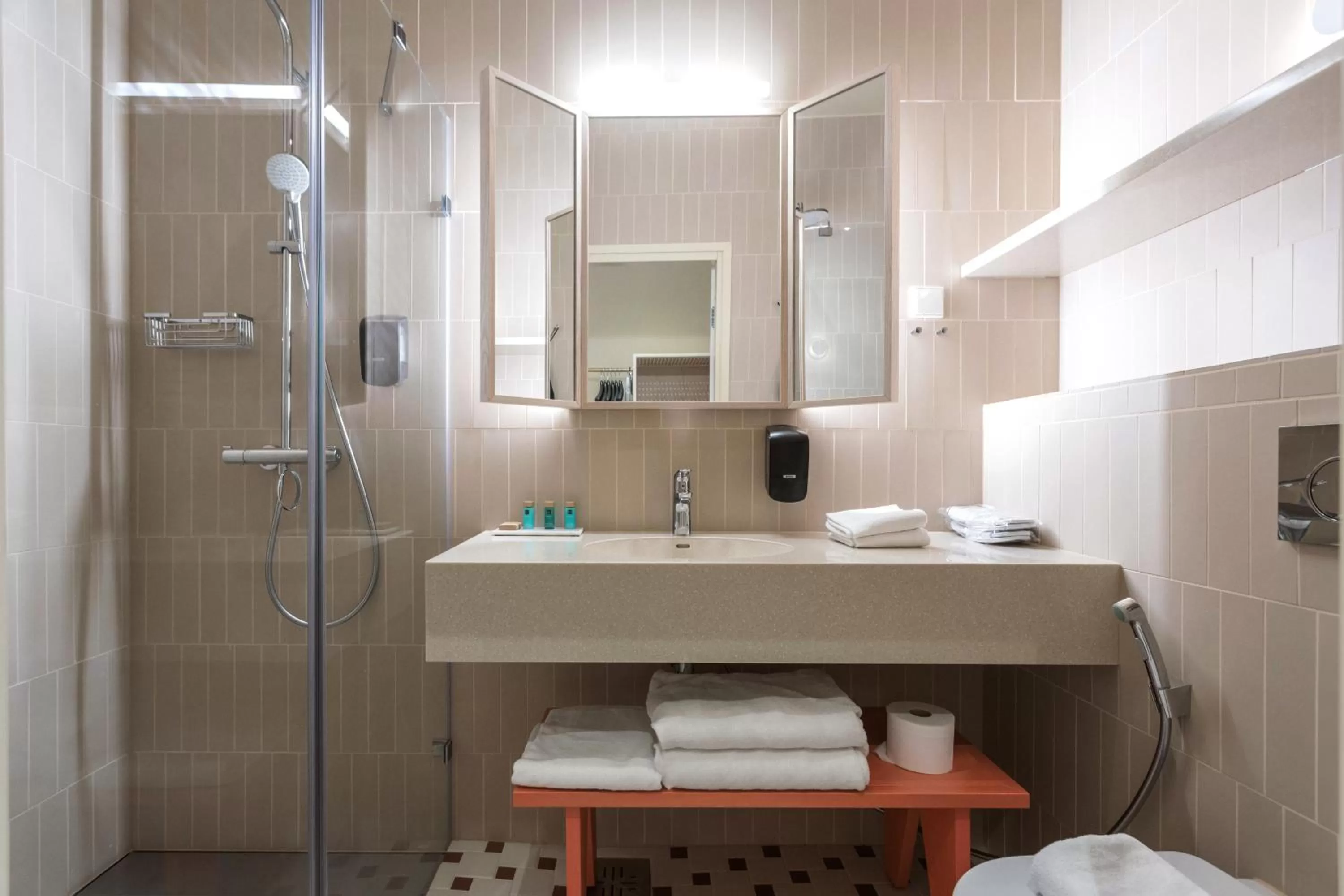 Shower in Holiday Club Tampereen Kehräämö